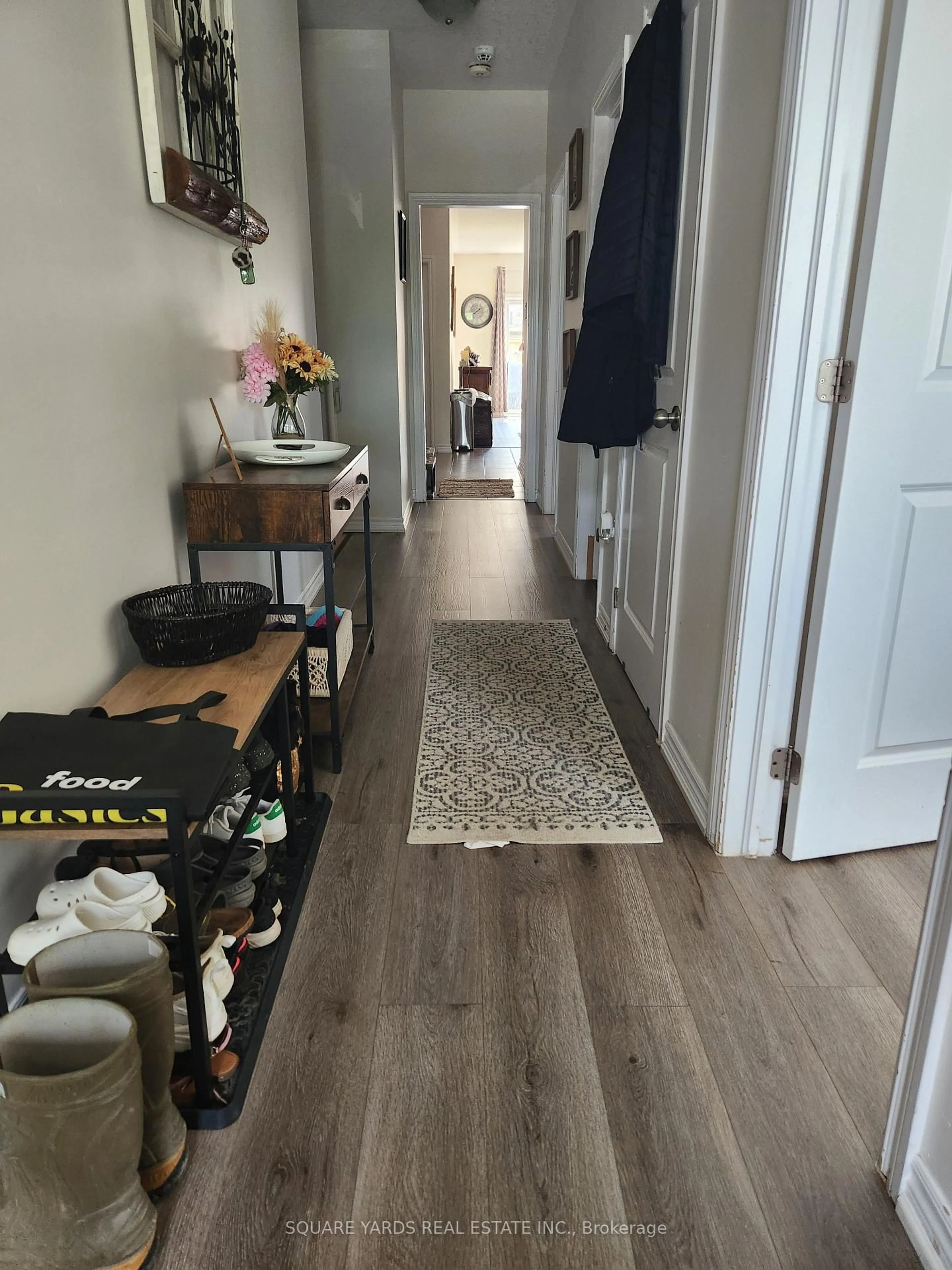 Indoor entryway for 185 Isabella Dr, Orillia Ontario L3V 8K7