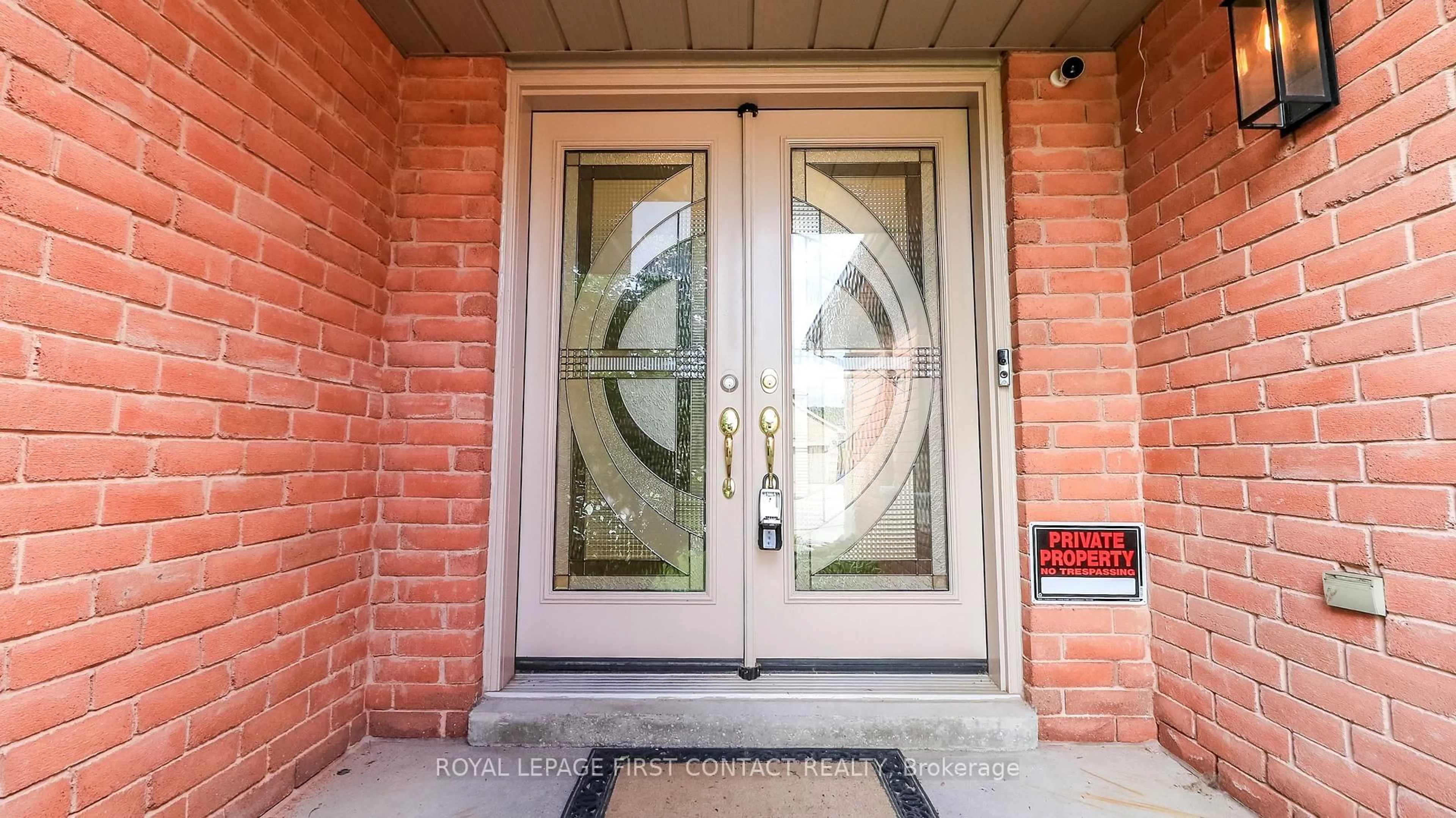 Indoor entryway for 165 Sproule Dr, Barrie Ontario L4N 0R1