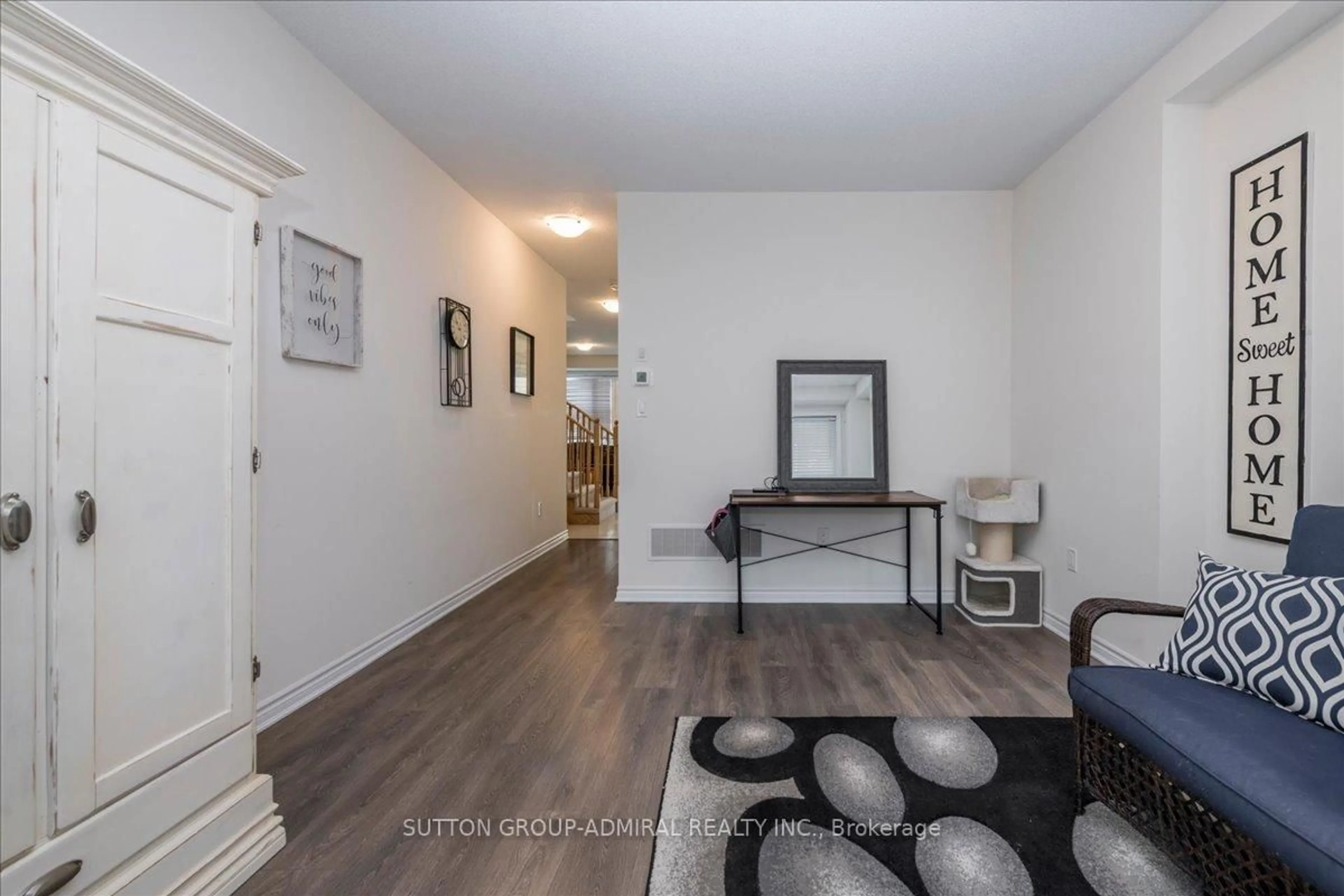 Indoor entryway for 34 Abby Dr, Wasaga Beach Ontario L9Z 0K2