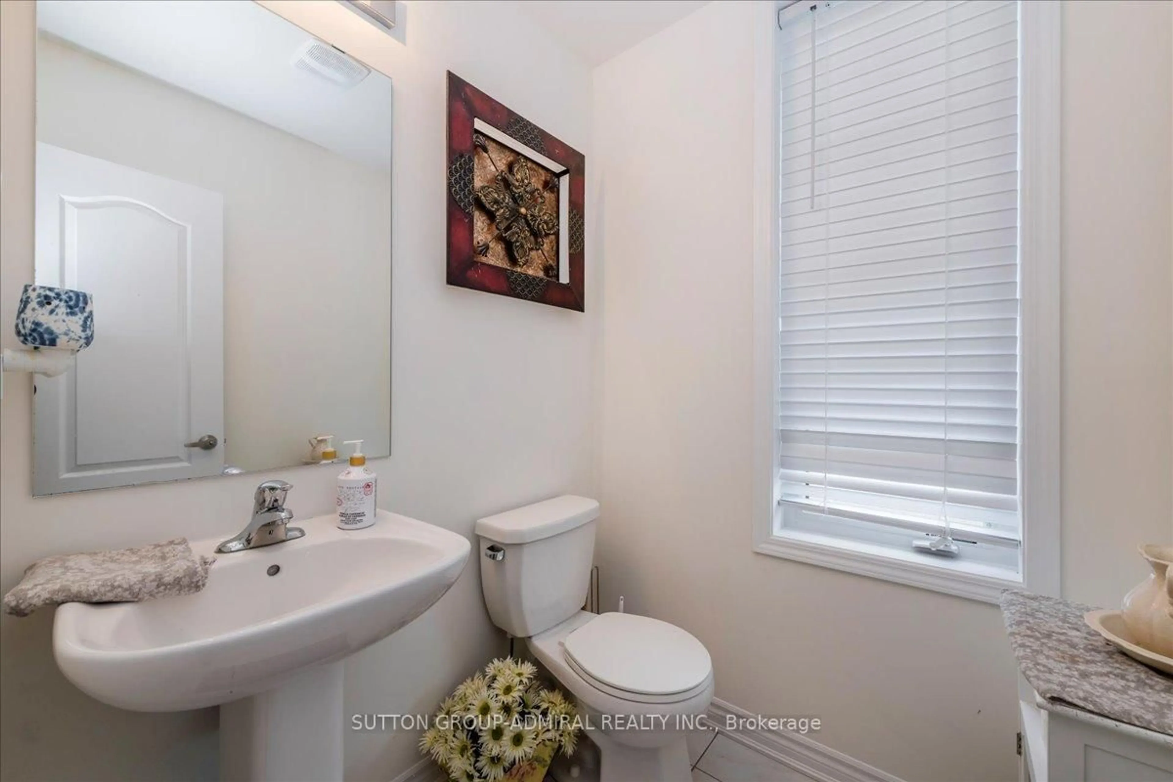 Standard bathroom, ceramic/tile floor for 34 Abby Dr, Wasaga Beach Ontario L9Z 0K2