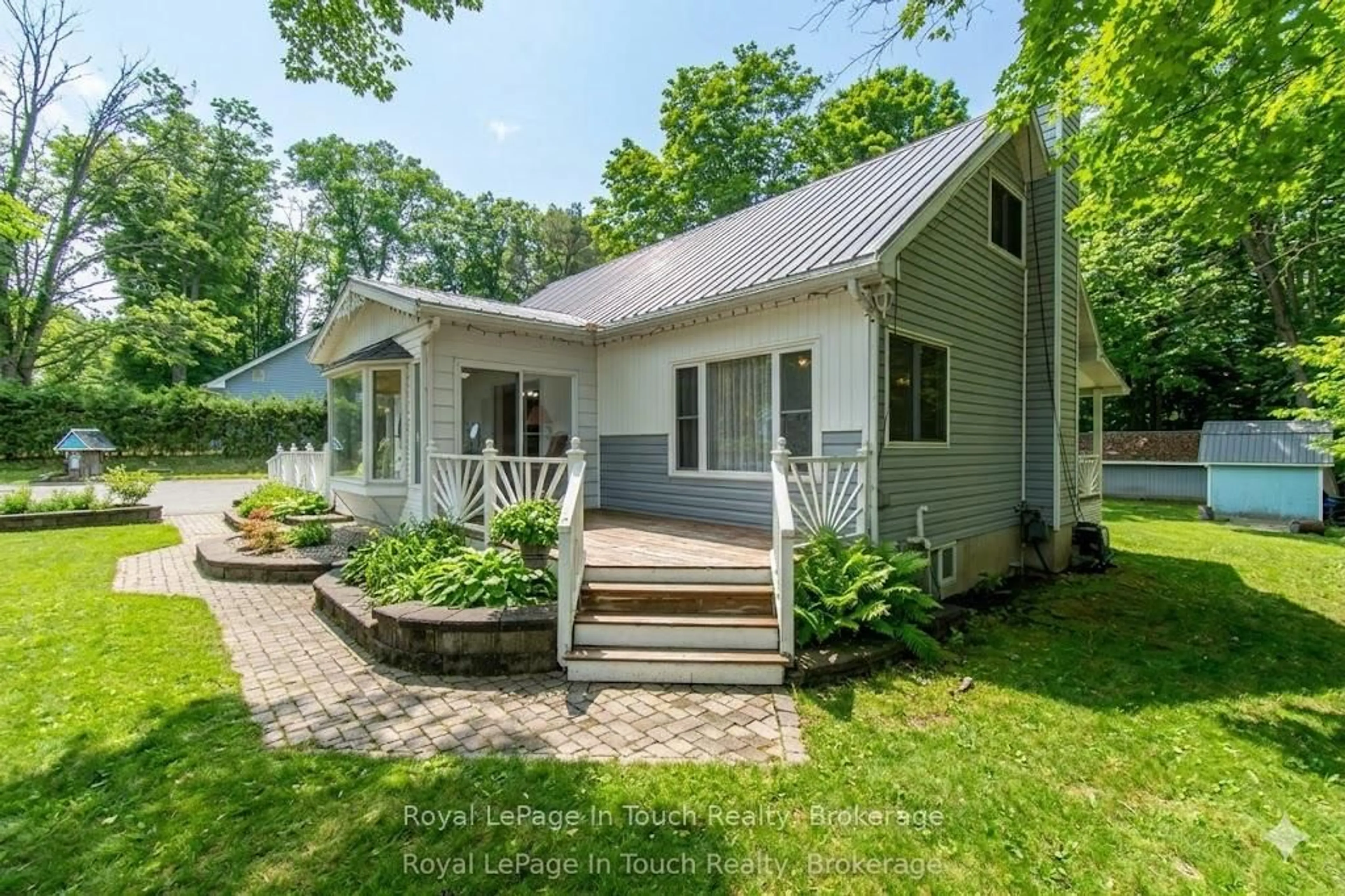 Home with vinyl exterior material, street for 748 Overhead bridge Rd, Penetanguishene Ontario L9M 0V6