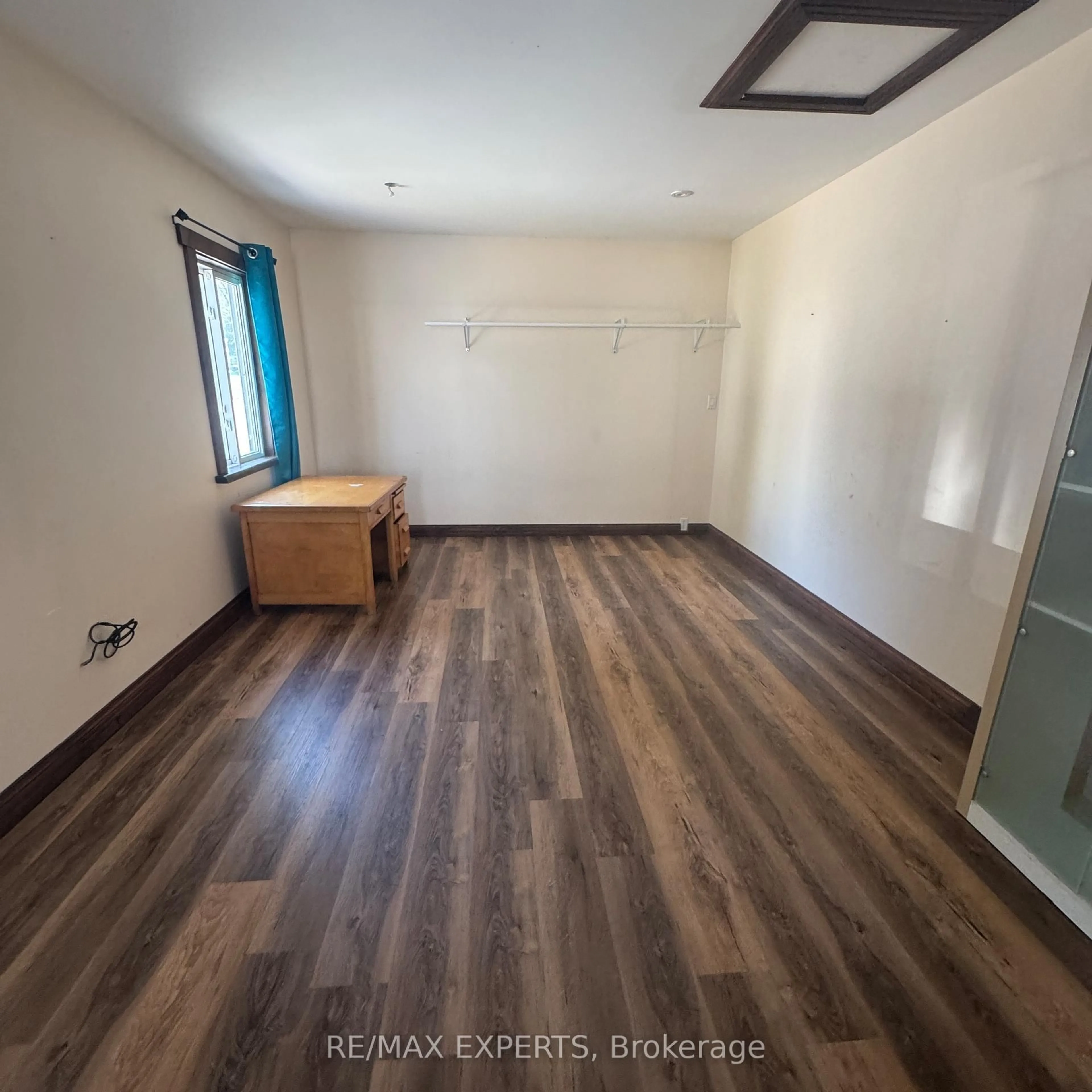 A pic of a room for 418 Dominion Ave, Midland Ontario L4L 1P2