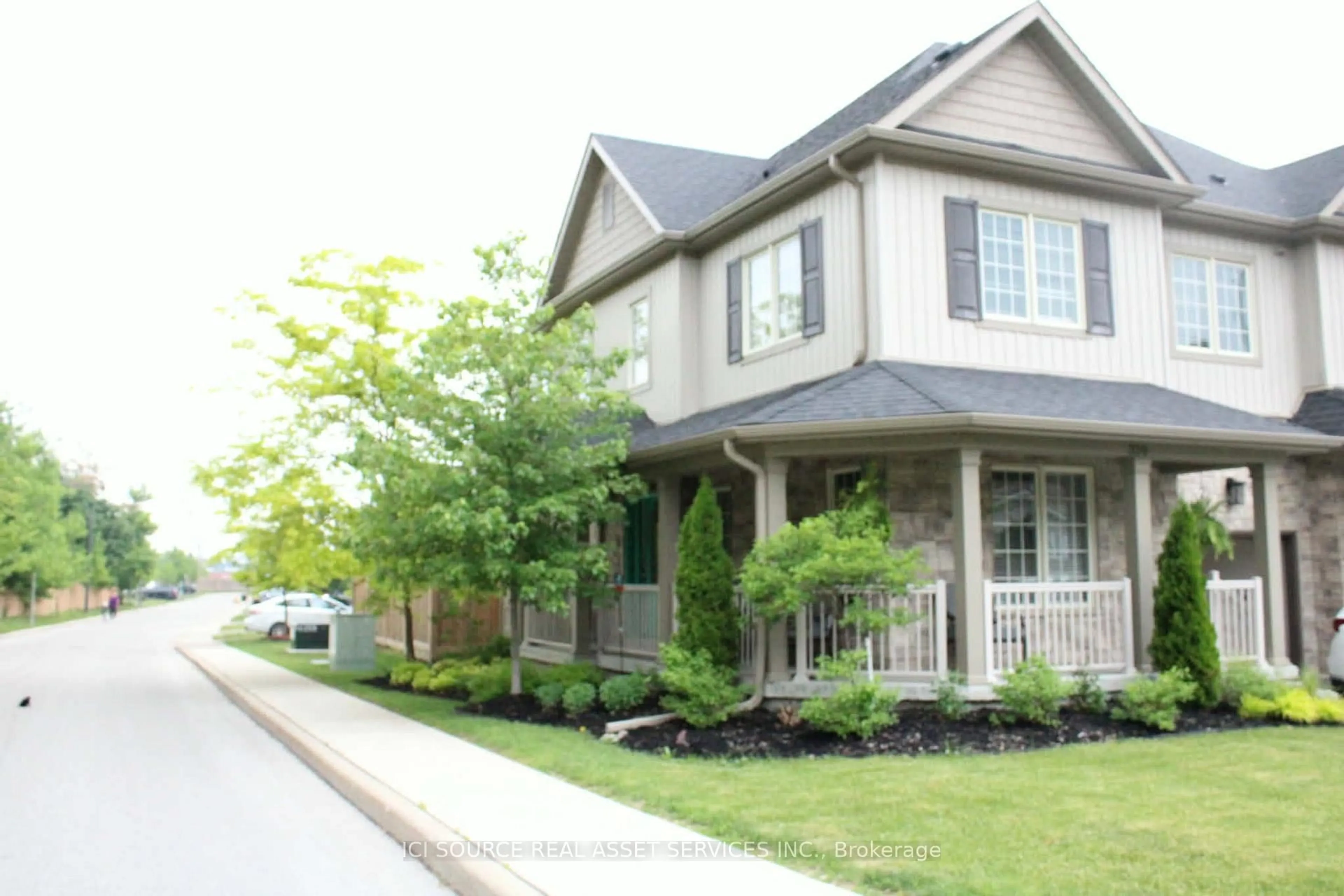 Home with brick exterior material, street for 320 East St, Orillia Ontario L3V 8K9
