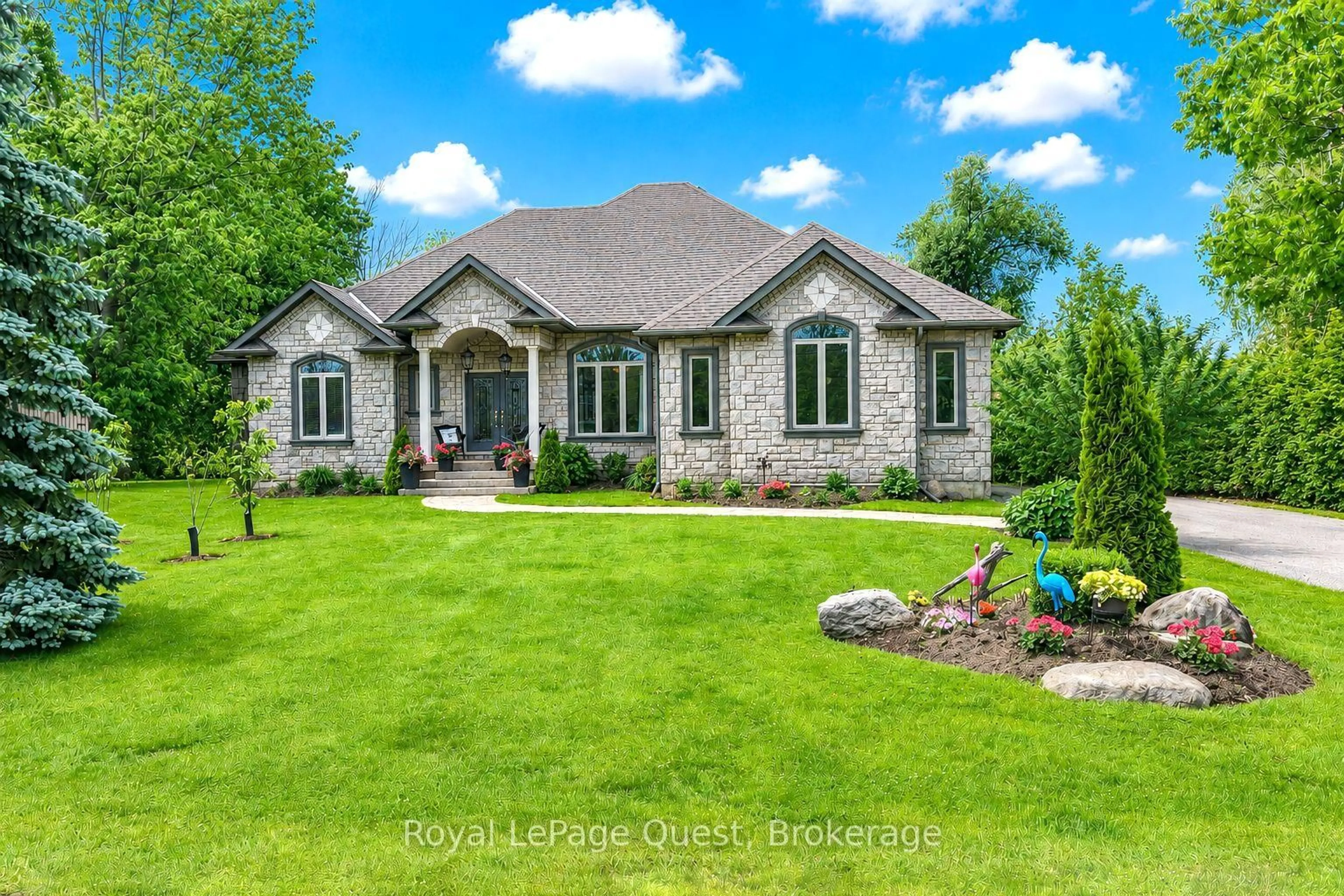 Home with brick exterior material, street for 199 Victoria Cres, Orillia Ontario L3V 0J5