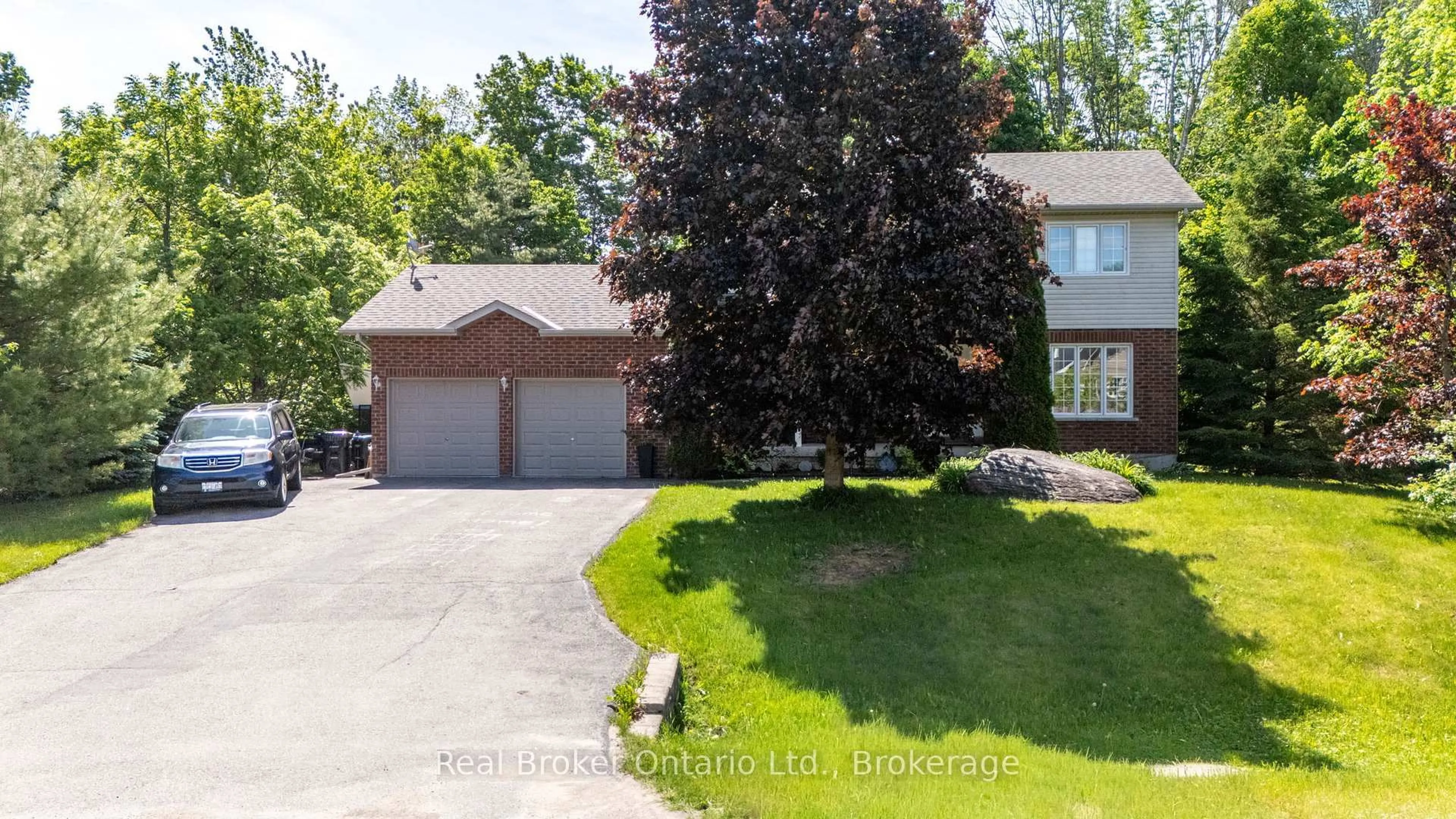 A pic from outside/outdoor area/front of a property/back of a property/a pic from drone, street for 9 Boyd Cres, Oro-Medonte Ontario L0K 1N0