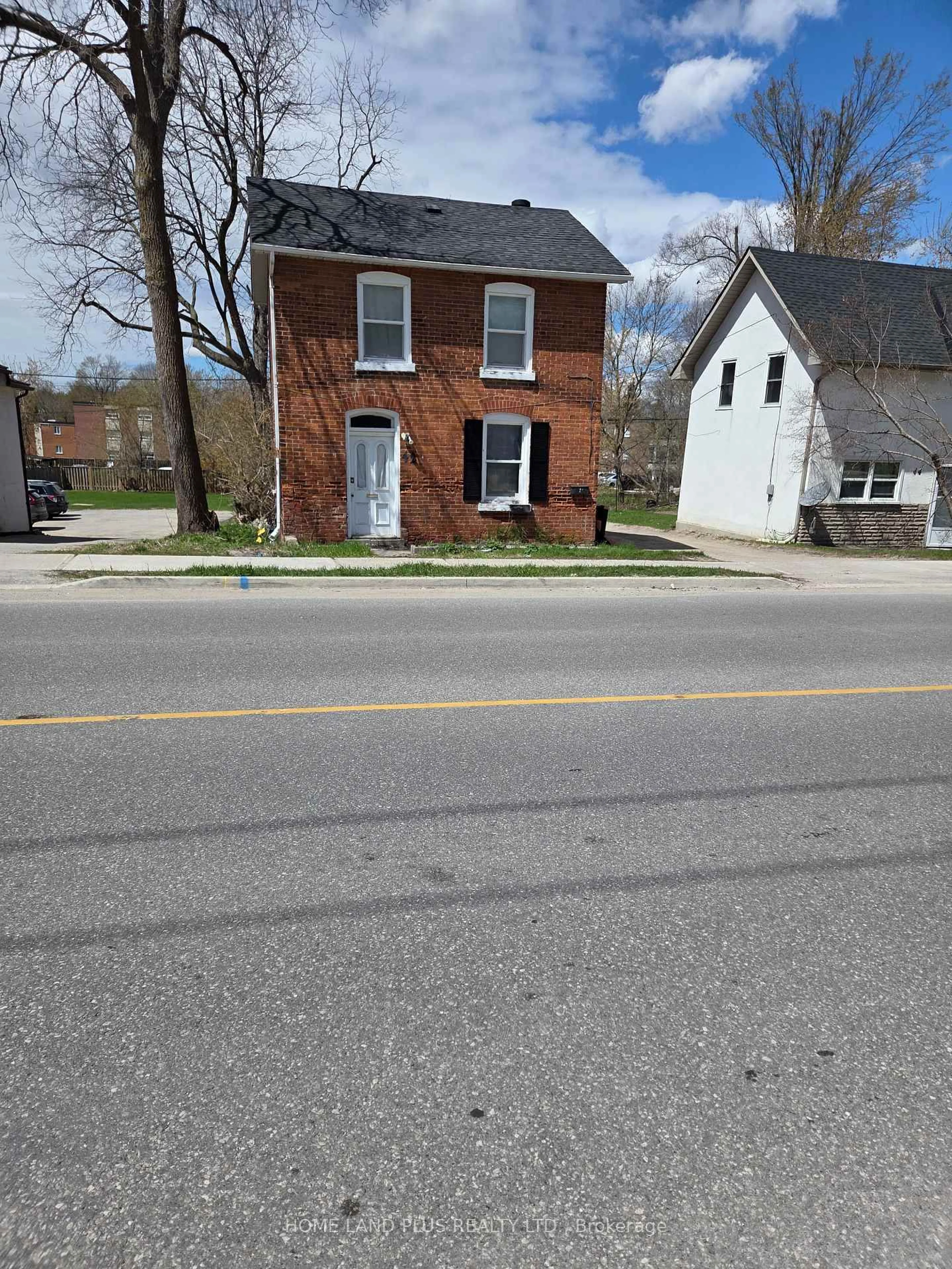 Home with brick exterior material, street for 42 Penetang St, Barrie Ontario L4M 1V6
