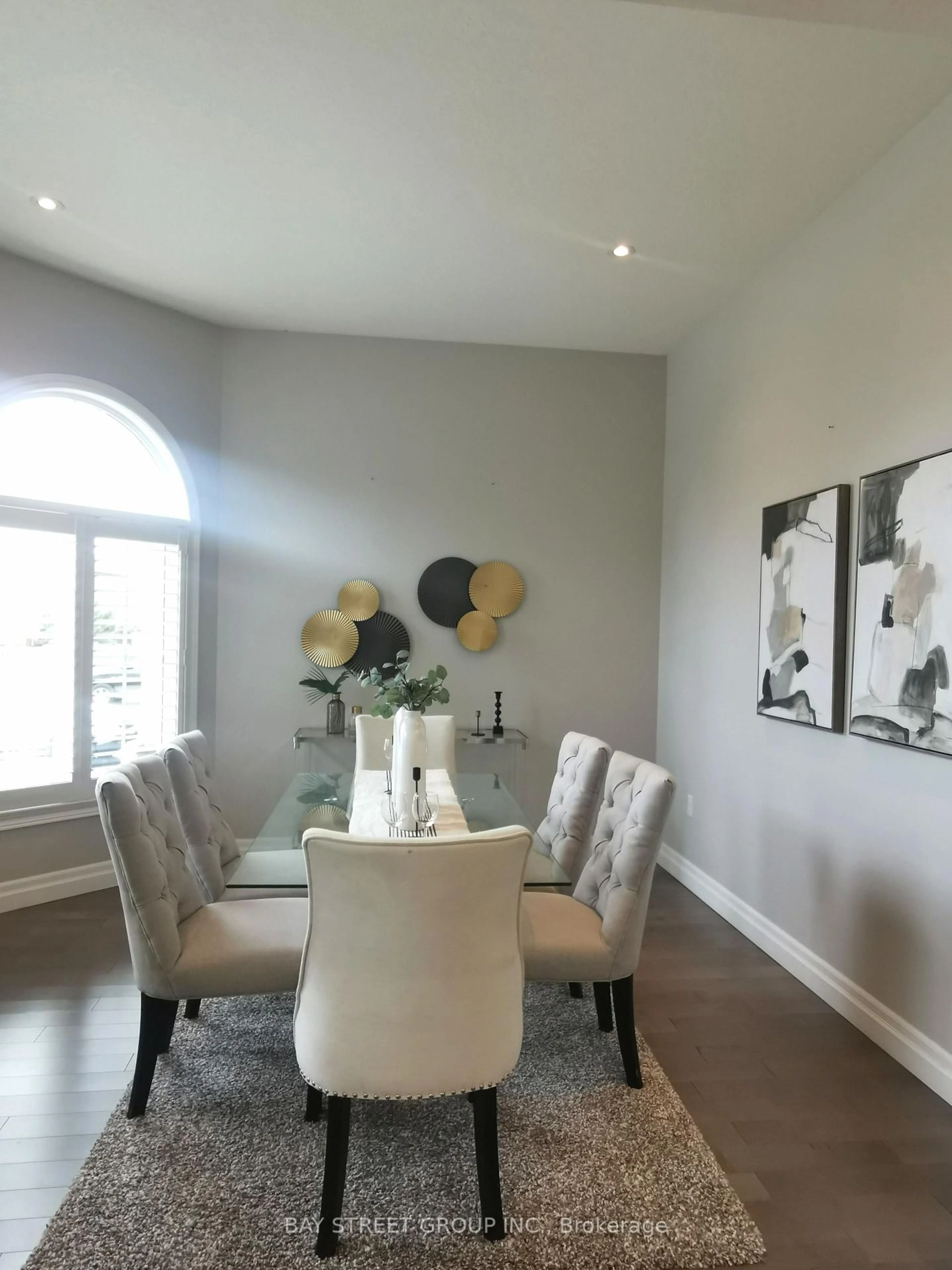 Dining room, wood/laminate floor for 19 Falcon Cres, Barrie Ontario L4N 0Y9