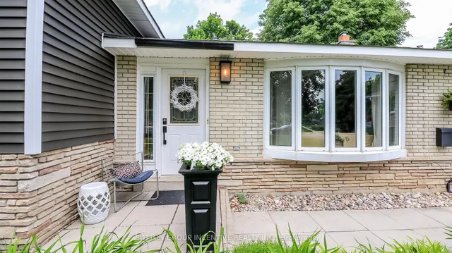 18 Jill's Crt, Barrie 3
