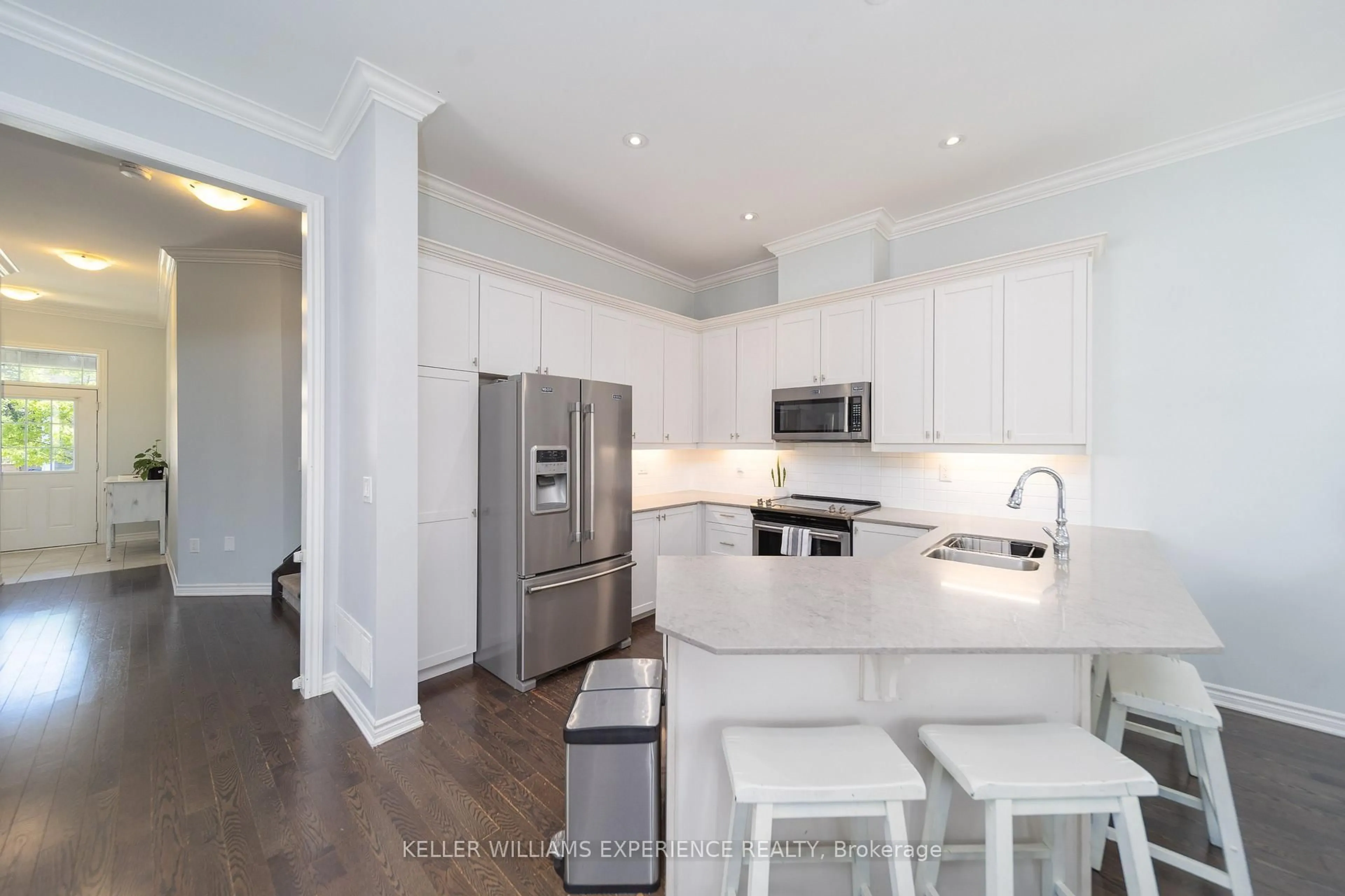 Open concept kitchen, unknown for 12 Blasi Crt, Wasaga Beach Ontario L9Z 0H3