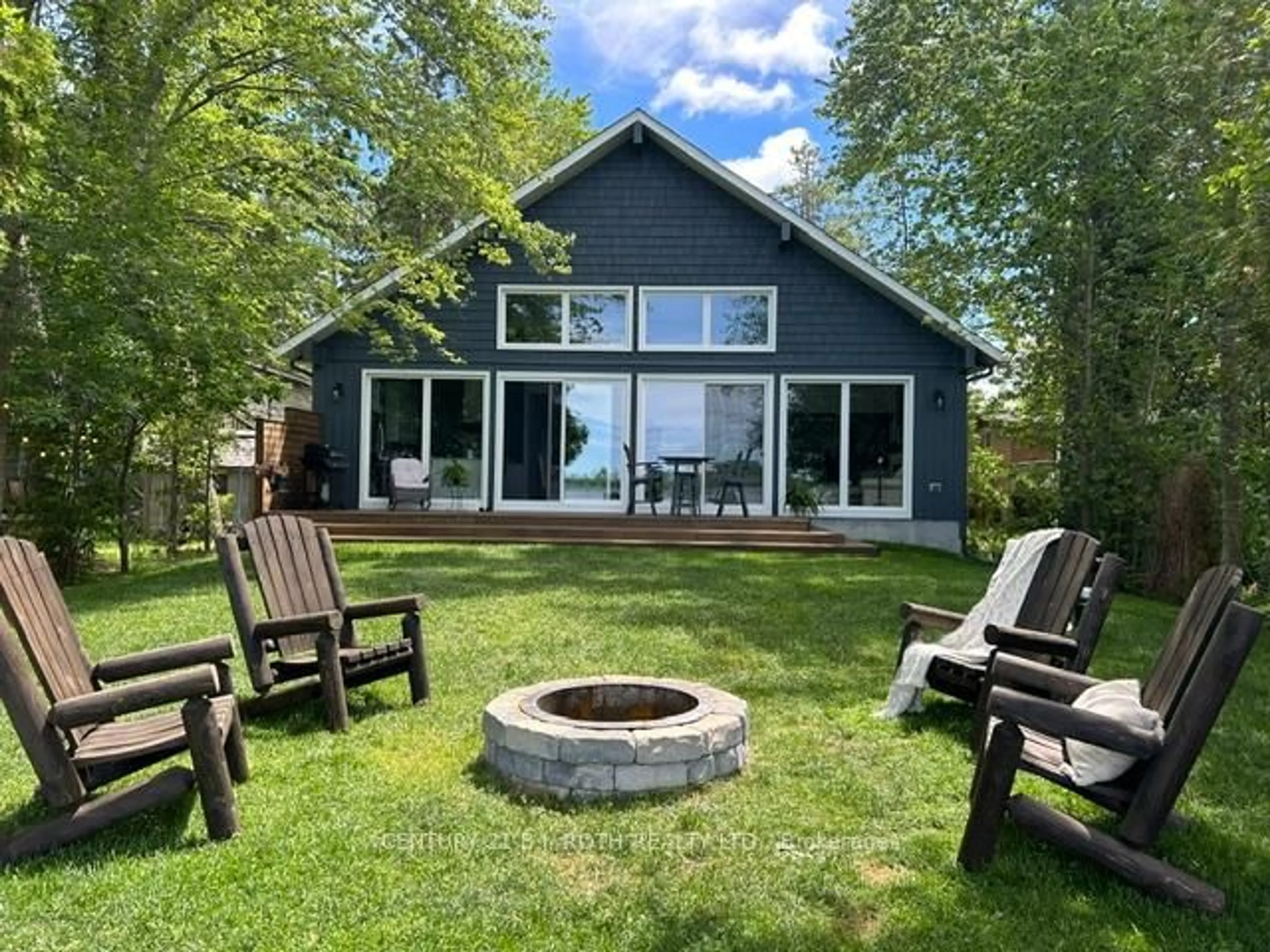 Patio, water/lake/river/ocean view for 7426 ISLAND VIEW St, Ramara Ontario L0K 2B0