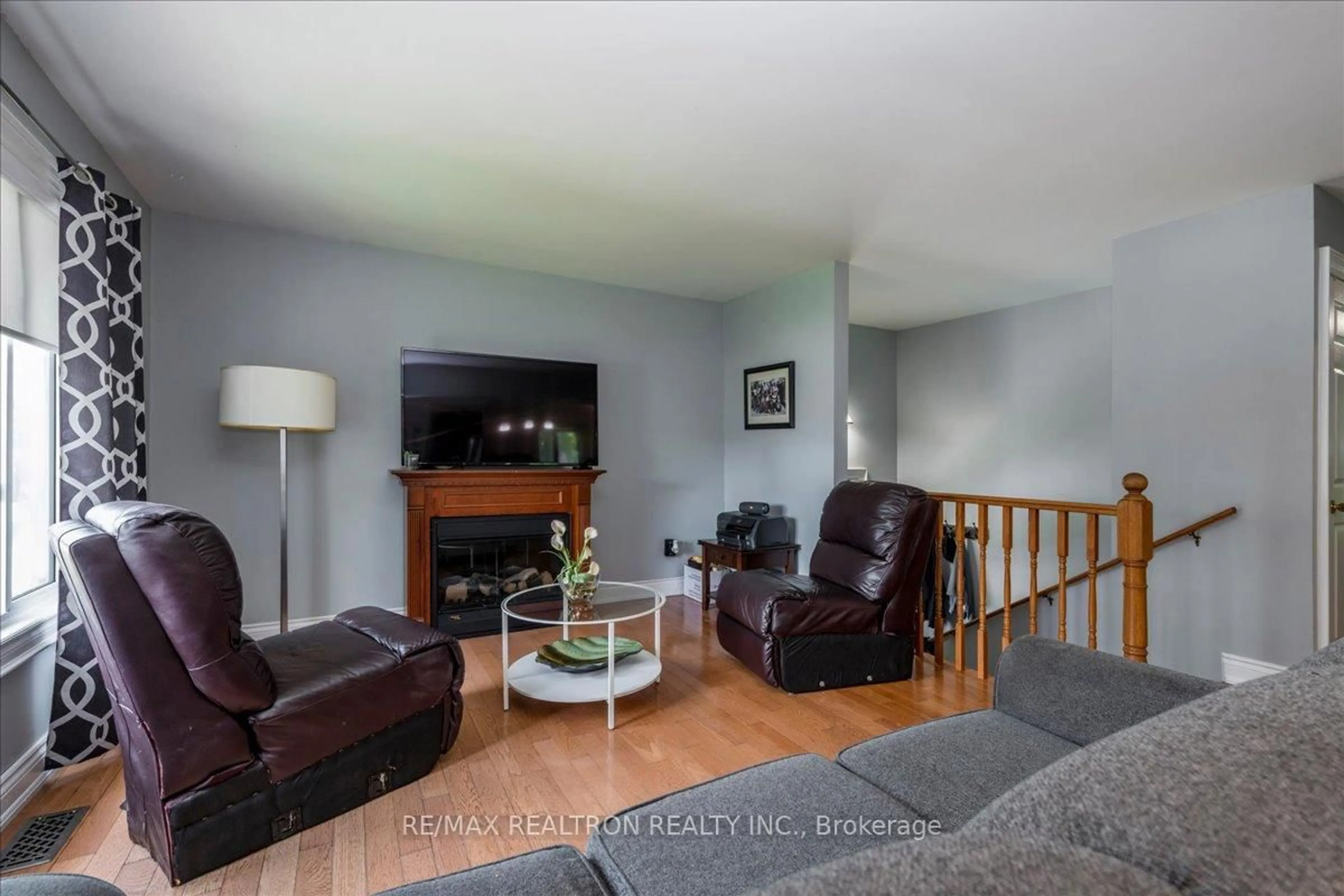 Living room with furniture, unknown for 14 Courtland St, Orillia Ontario L3V 1A5