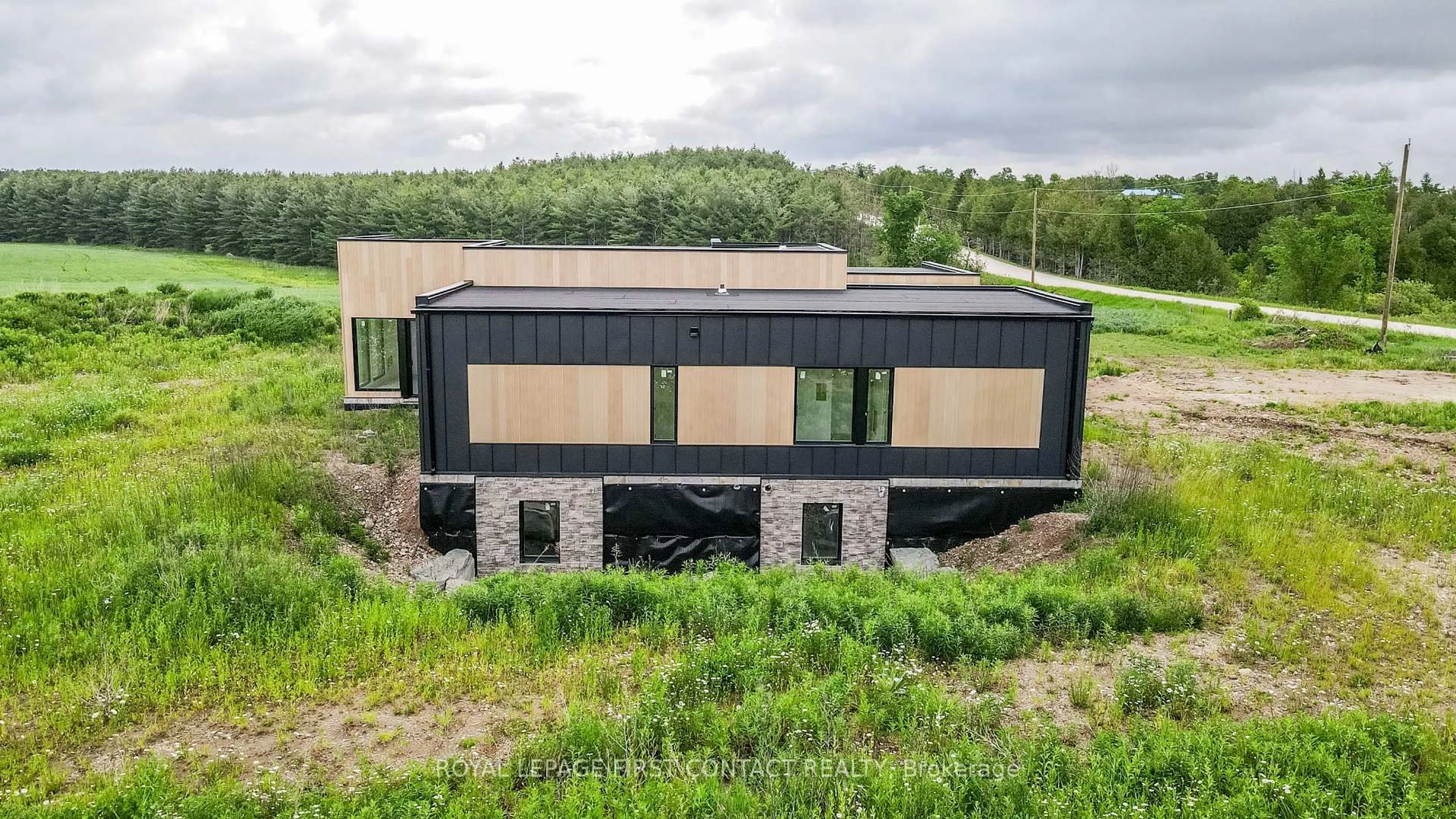 Unknown for 9694 6 7 Nottawasaga Sdrd, Clearview Ontario L0M 1G0