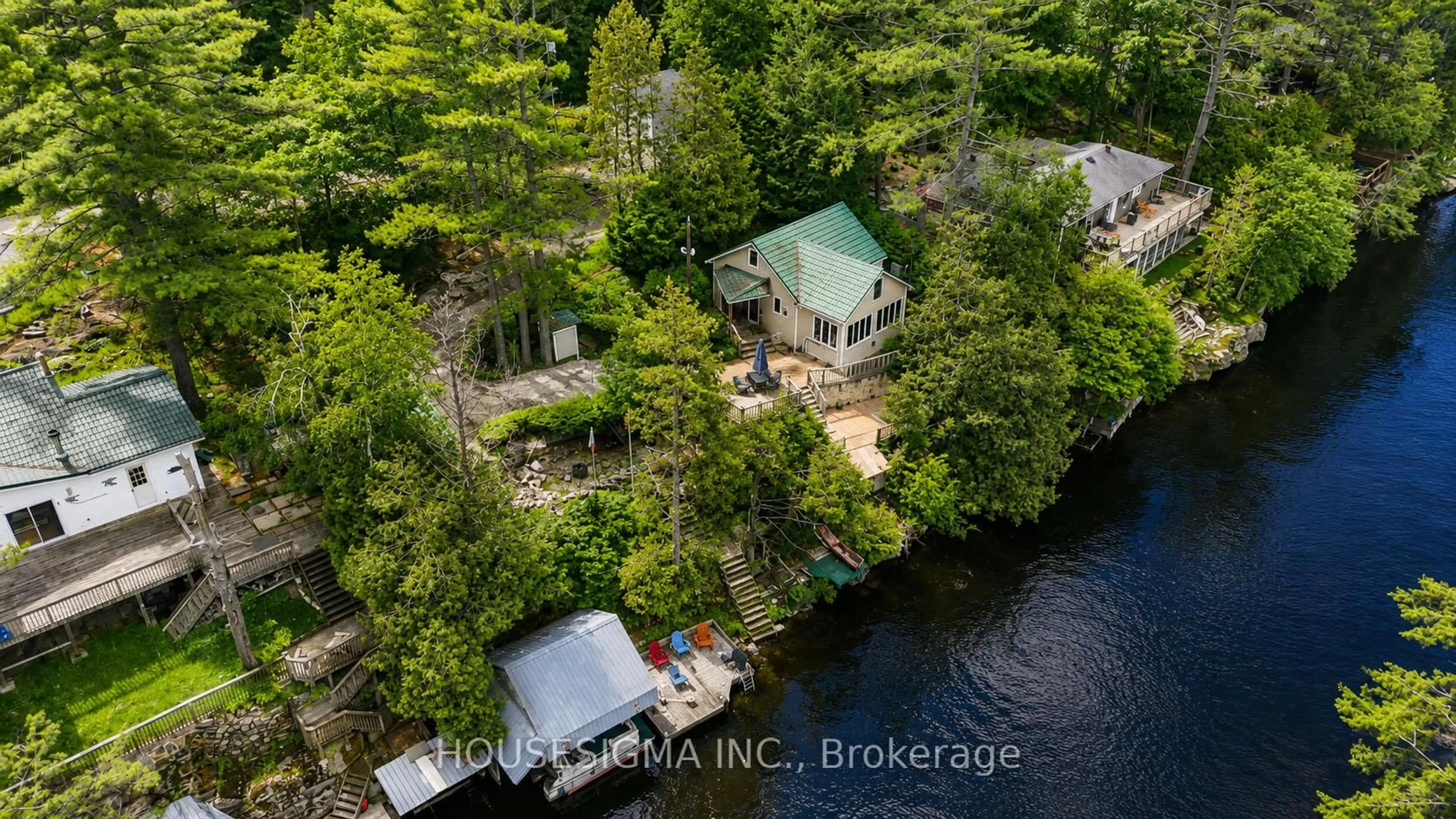 A pic from outside/outdoor area/front of a property/back of a property/a pic from drone, water/lake/river/ocean view for 8122 Laidlaw Ave, Ramara Ontario L0K 2B0