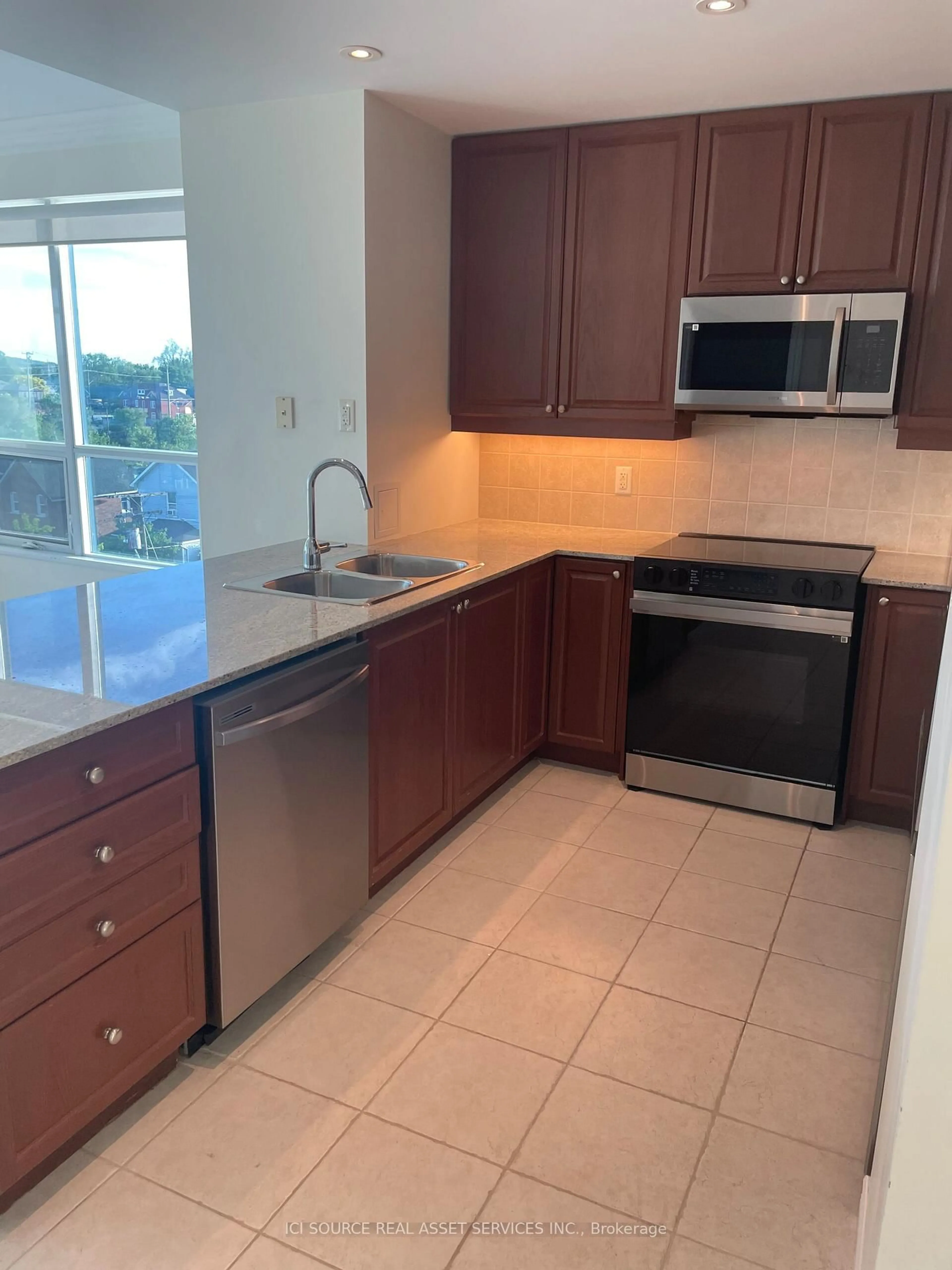 Standard kitchen, ceramic/tile floor for 37 Ellen St #501, Barrie Ontario L4N 6G2