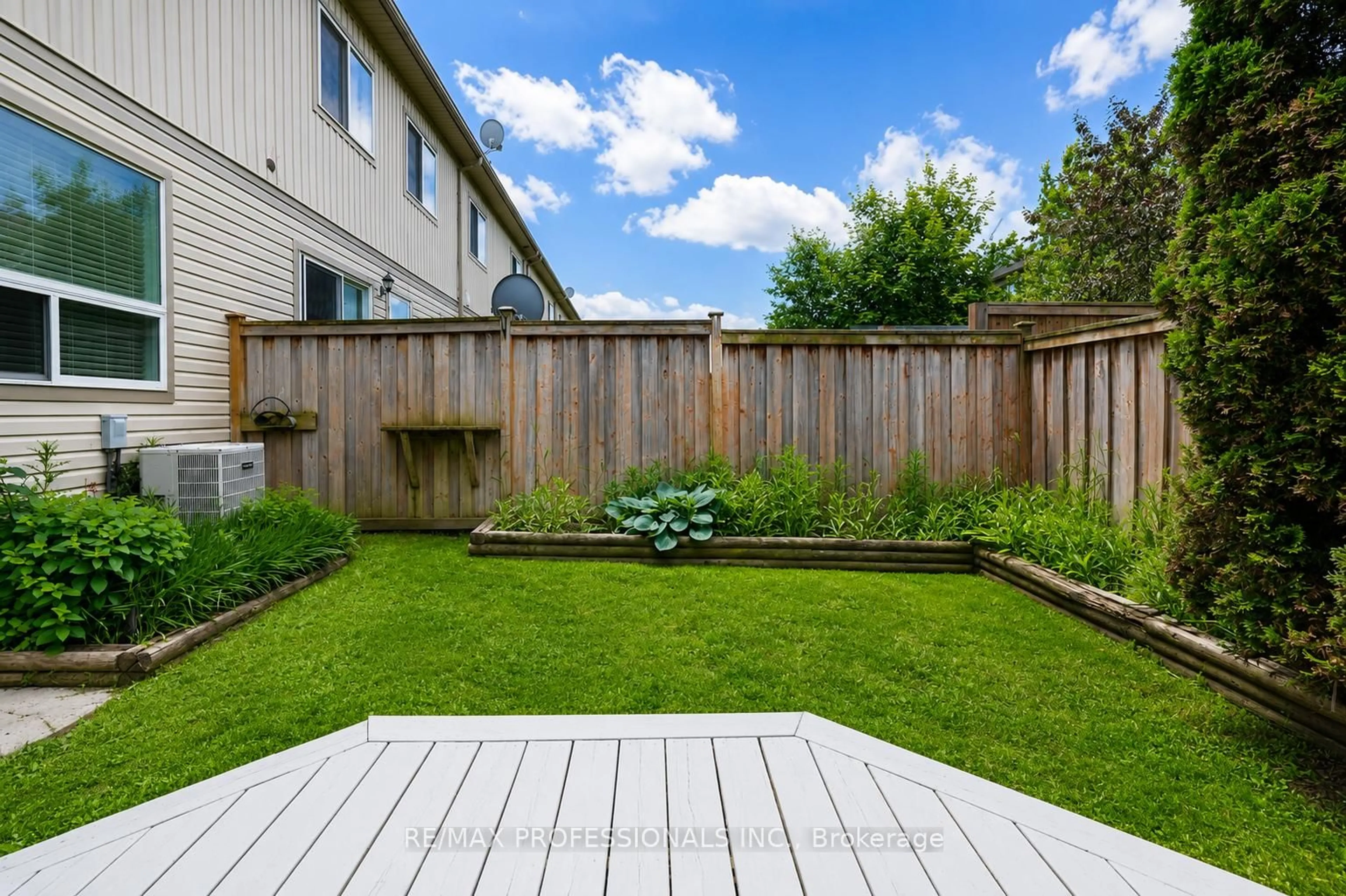 Patio, street for 800 West Ridge Blvd #72, Orillia Ontario L3V 0A1