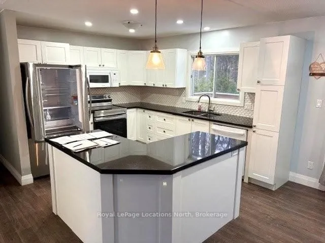 40 Rue Vanier, Tiny 2