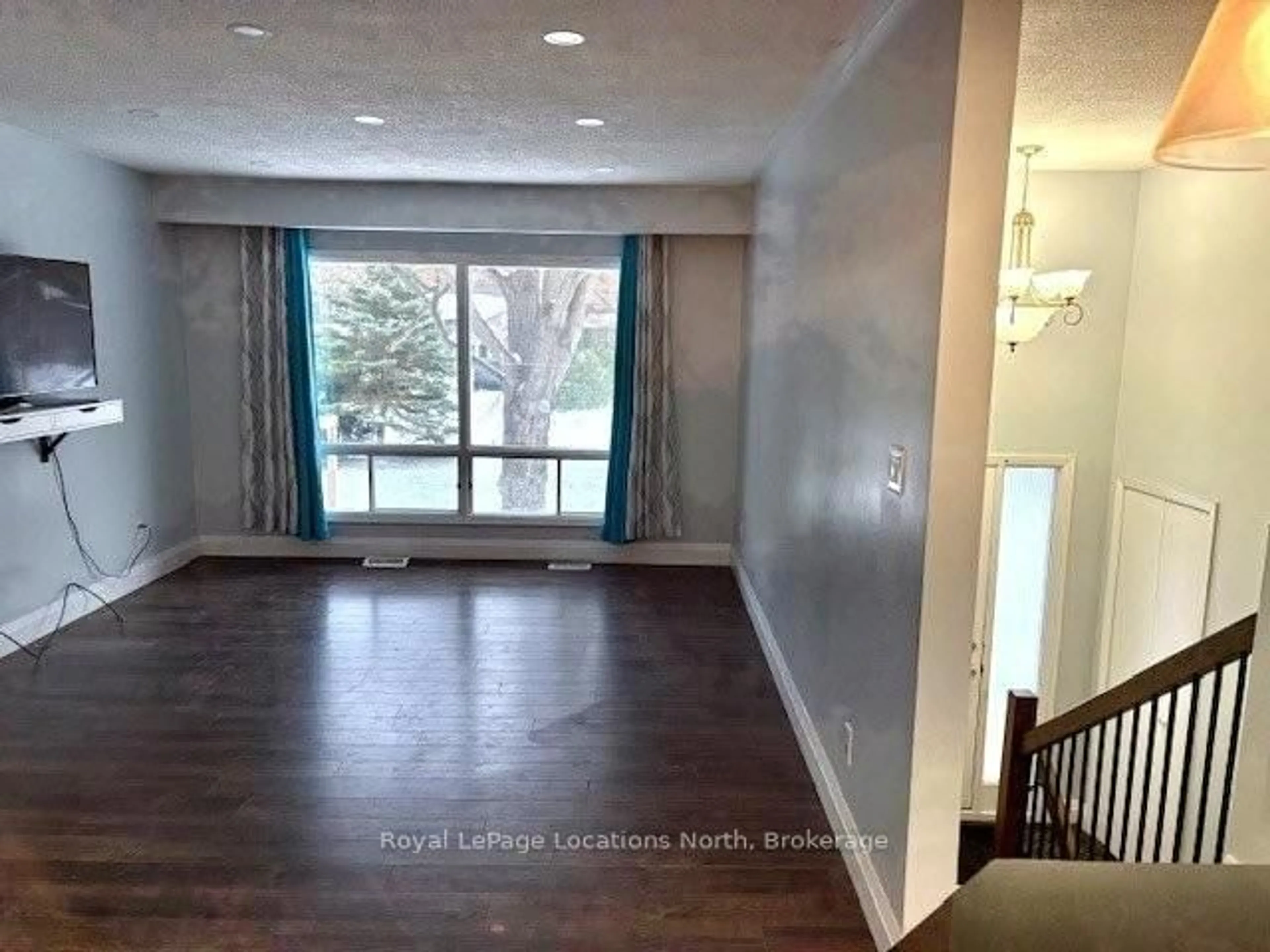 A pic of a room for 40 Rue Vanier, Tiny Ontario L9M 0J2