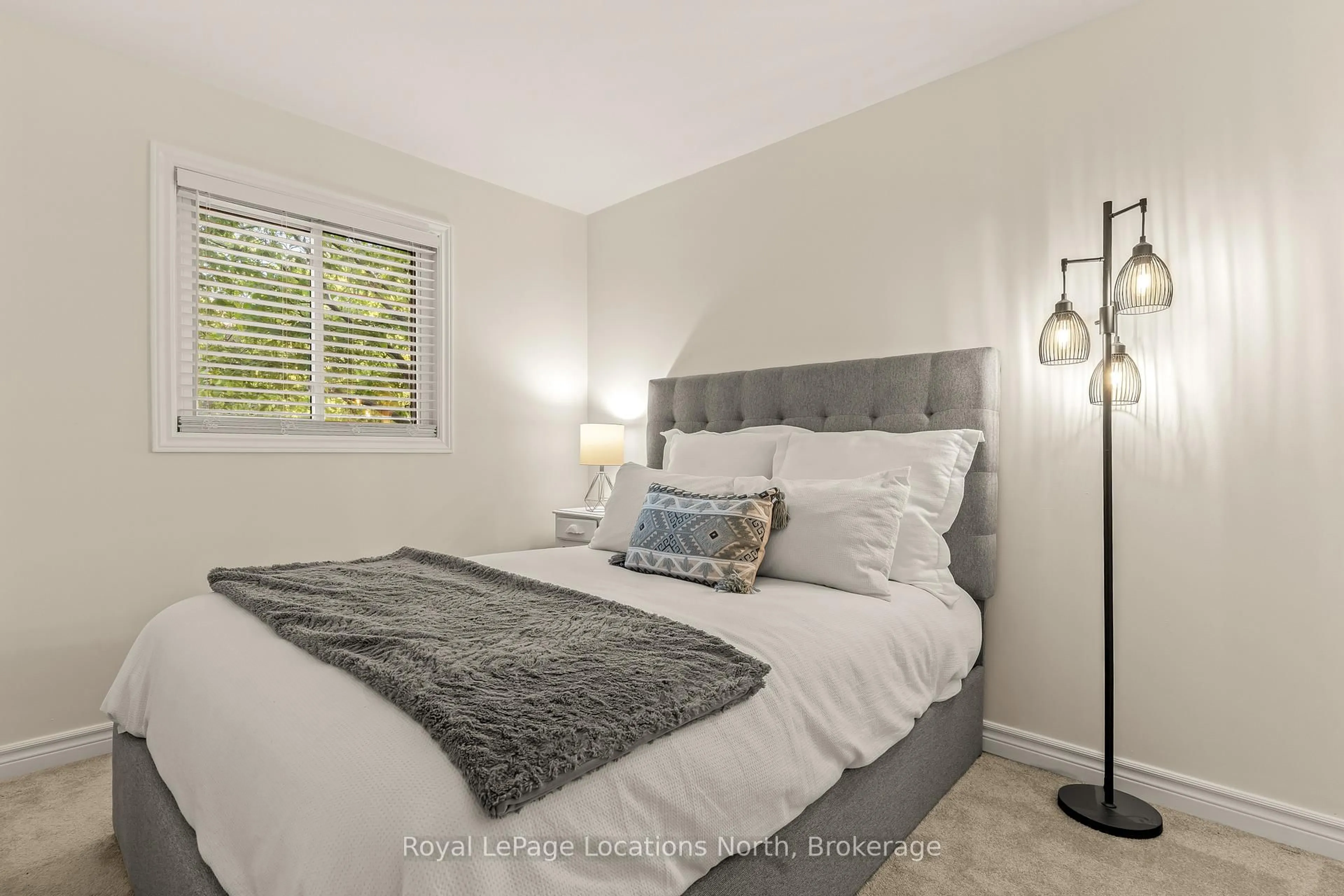 Bedroom with bed, unknown for 168 Escarpment Cres #28, Collingwood Ontario L9Y 5B4