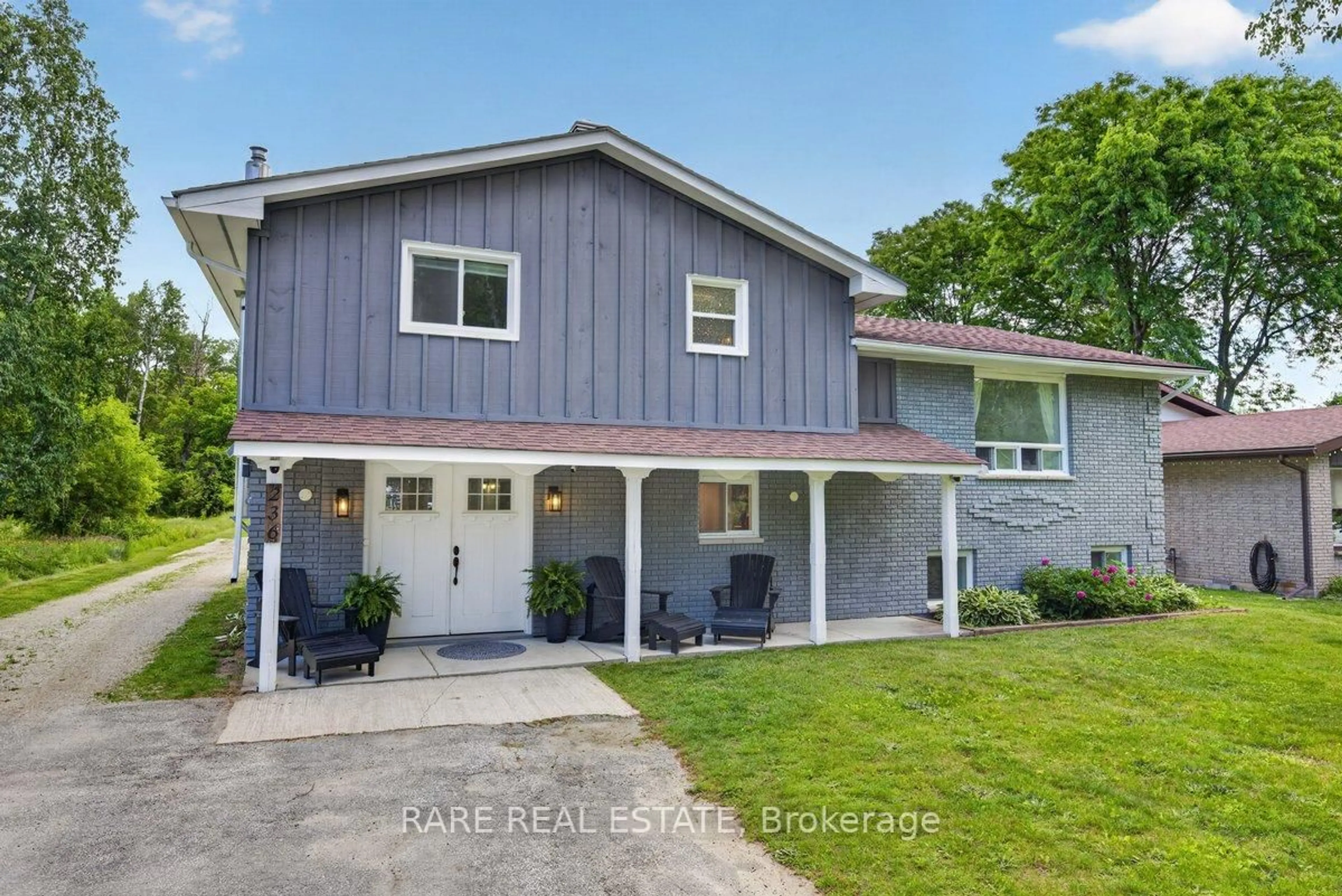 A pic from outside/outdoor area/front of a property/back of a property/a pic from drone, street for 236 Sunnidale St, Clearview Ontario L0M 1S0