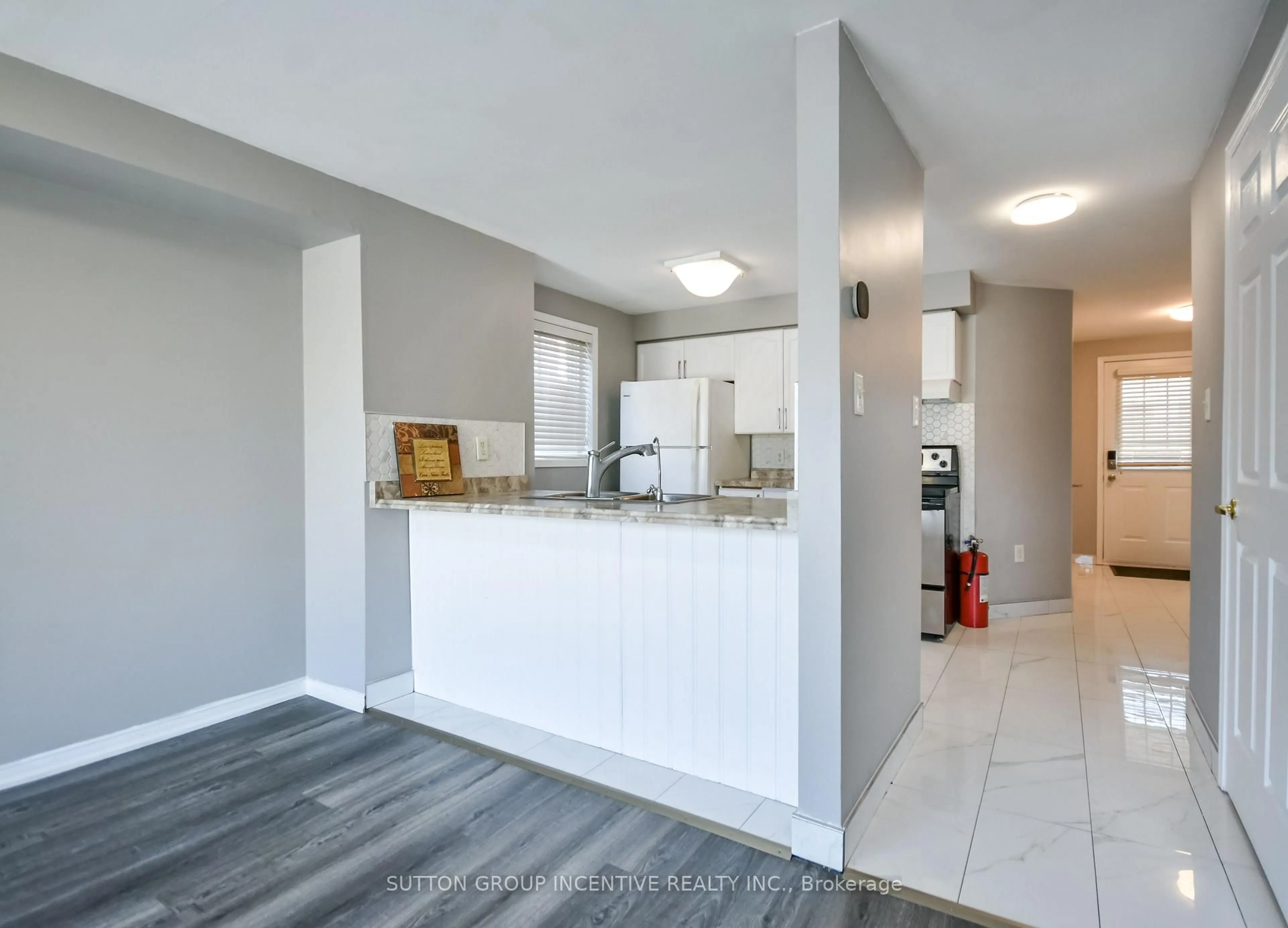 Open concept kitchen, ceramic/tile floor for 256 Dunsmore Lane, Barrie Ontario L4M 7A7