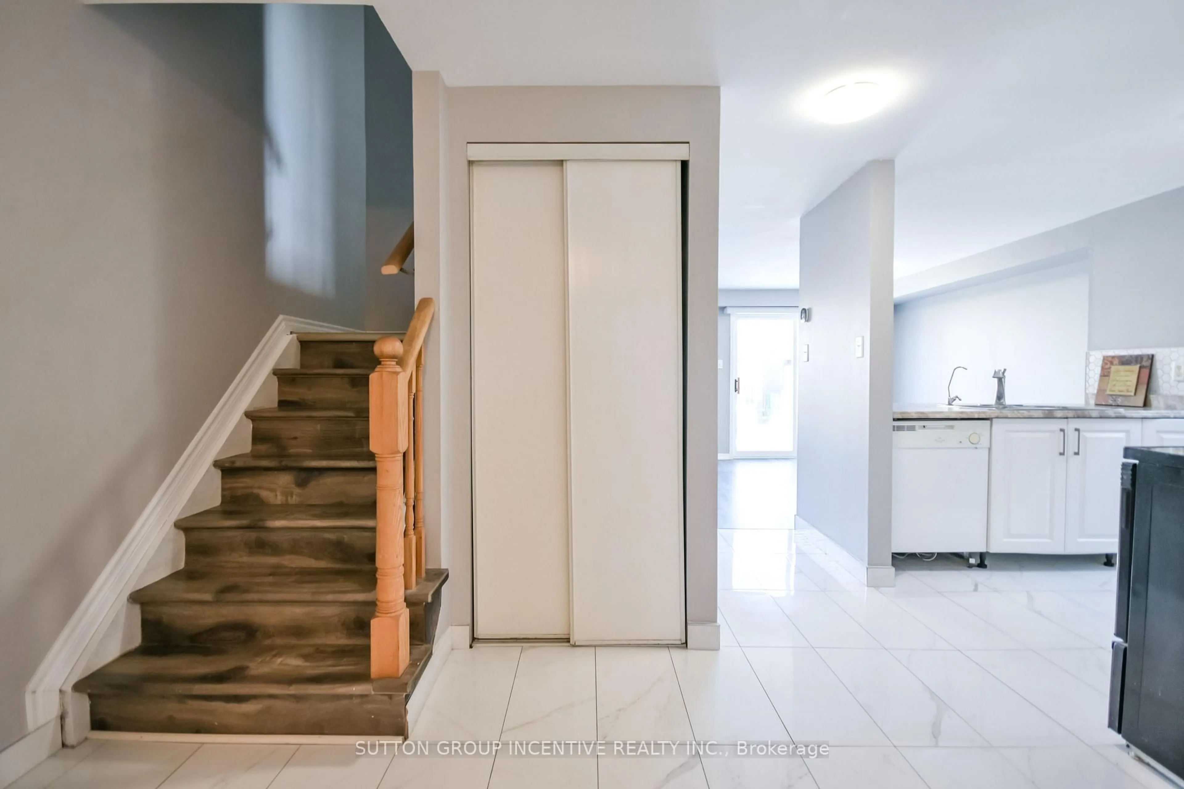 Unknown for 256 Dunsmore Lane, Barrie Ontario L4M 7A7