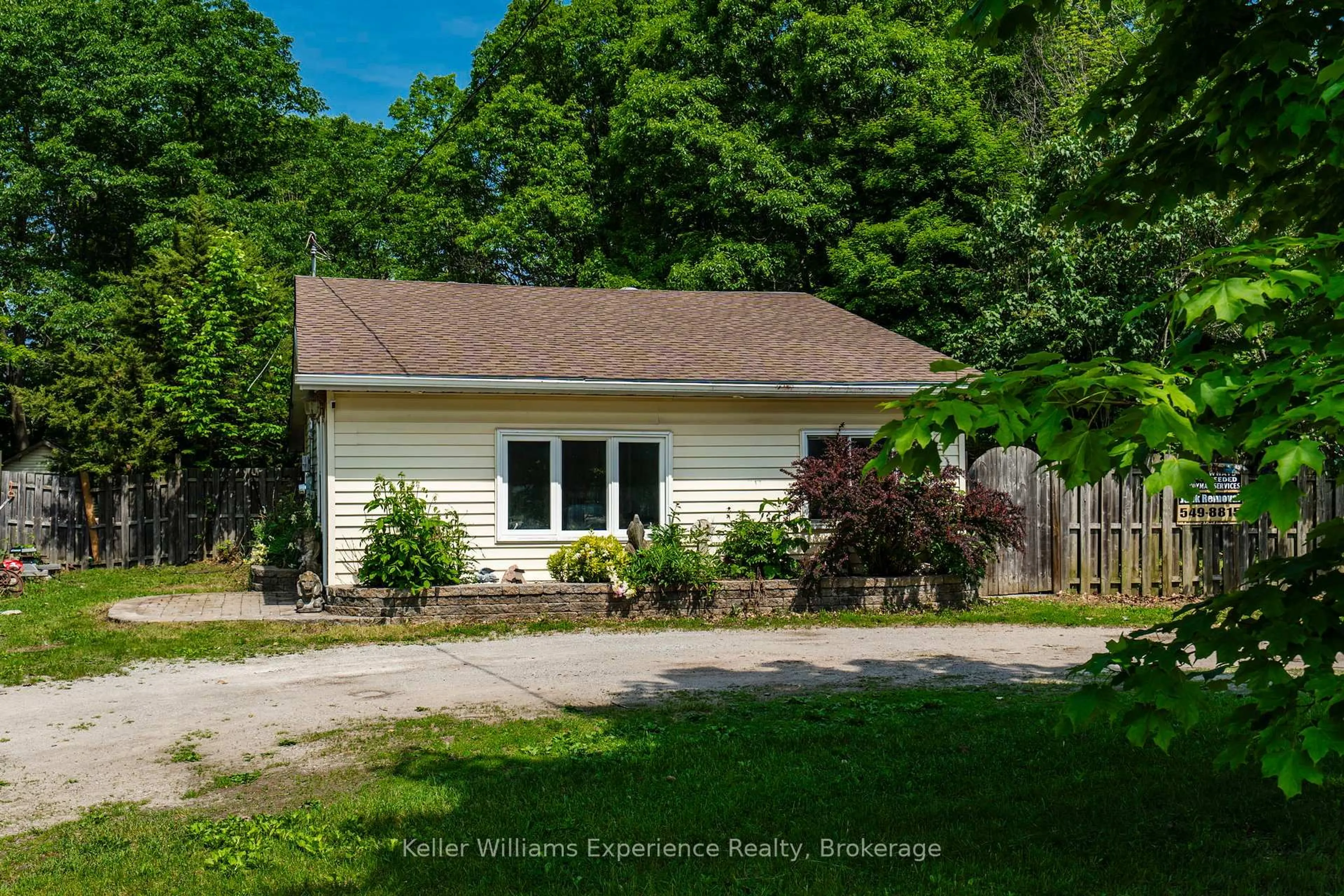 A pic from outside/outdoor area/front of a property/back of a property/a pic from drone, unknown for 1720 Golflink Rd, Tiny Ontario L0L 2J0