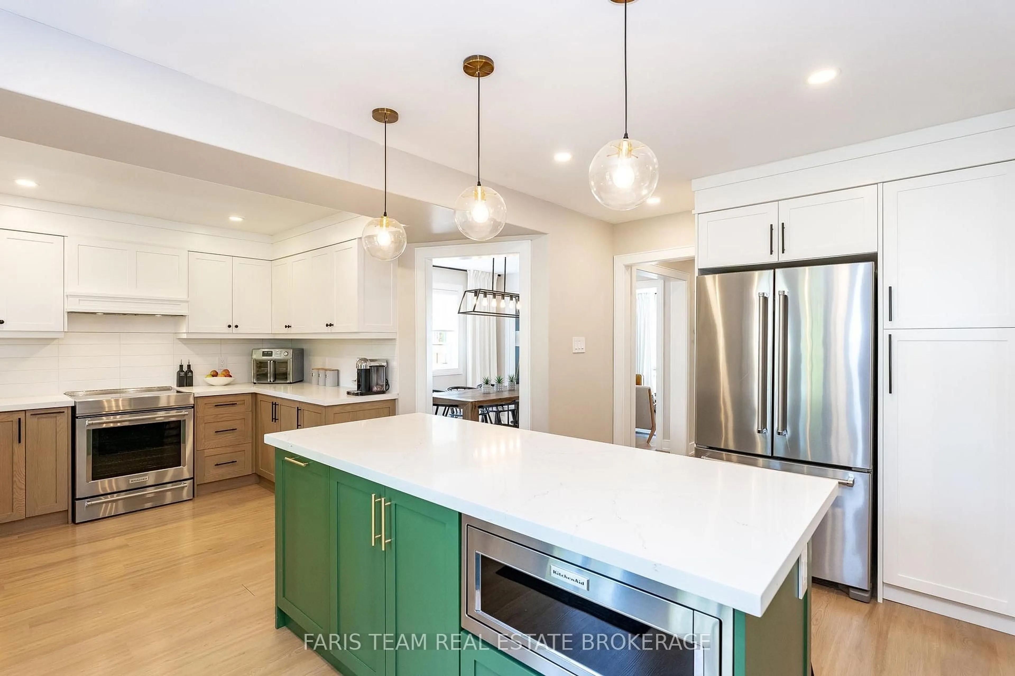 Open concept kitchen, ceramic/tile floor for 993 Whitney Cres, Midland Ontario L4R 5N3