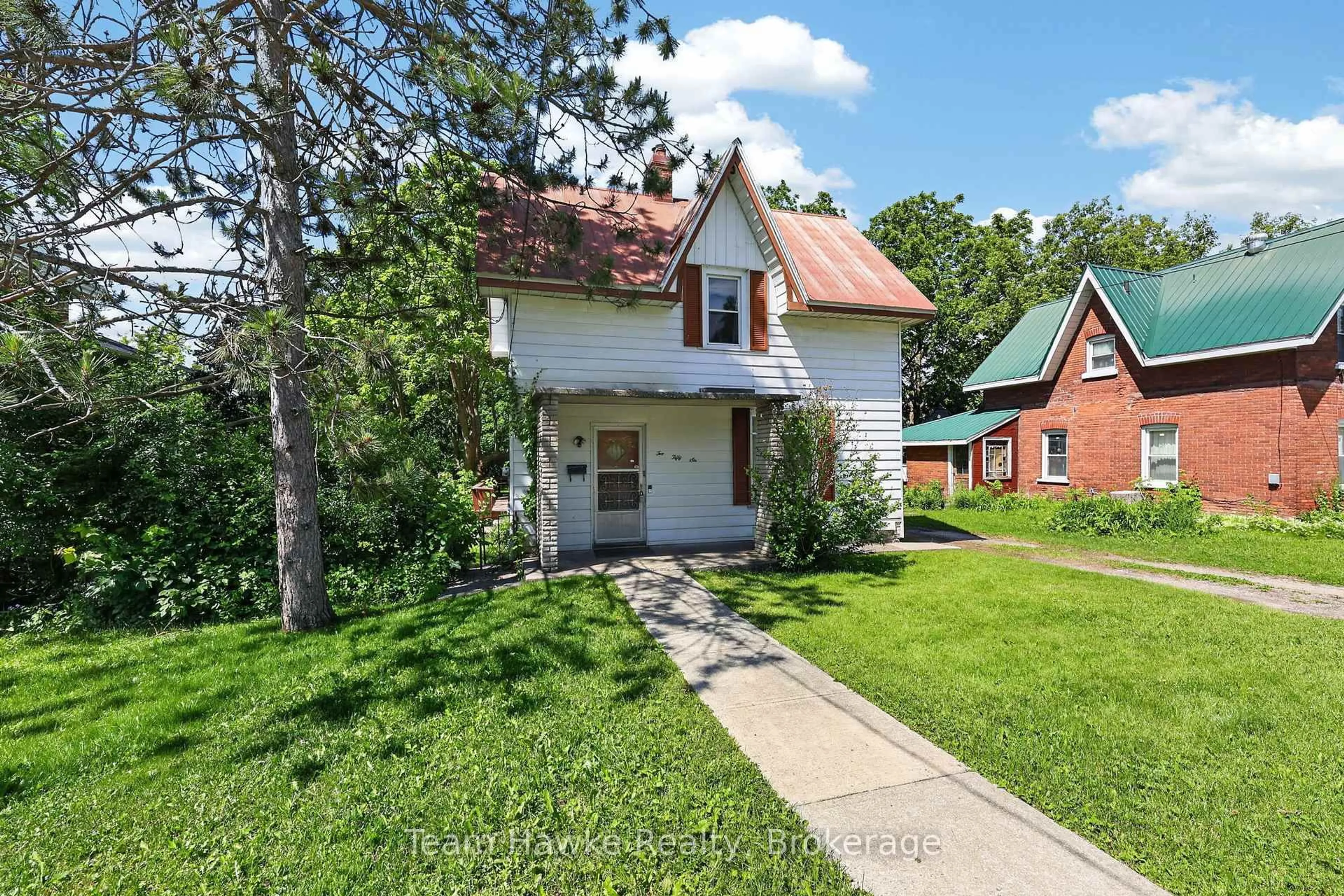 Unknown for 256 Manly St, Midland Ontario L4R 3C6