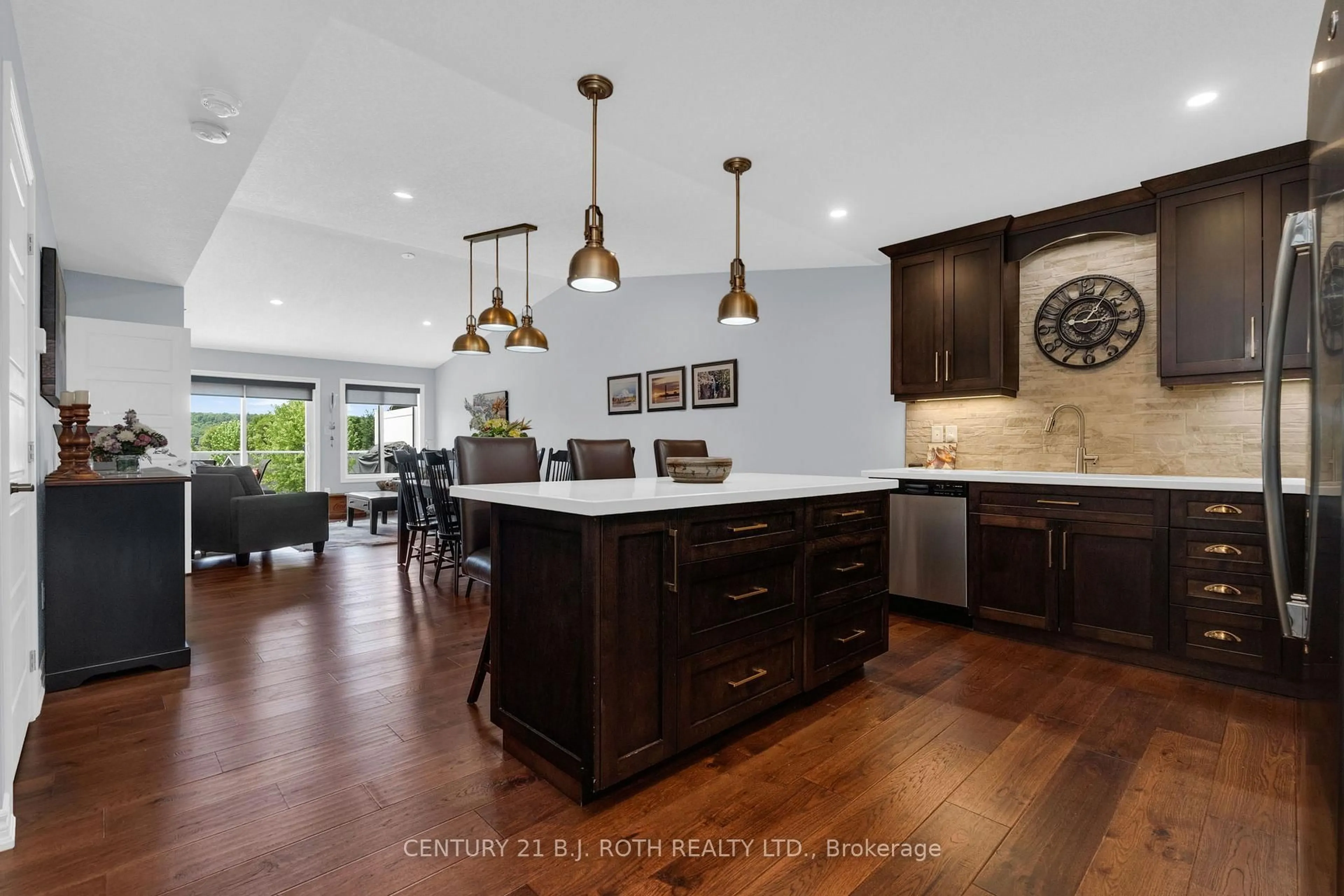 Open concept kitchen, unknown for 34 Chamberlain Cres, Penetanguishene Ontario L9M 0A6