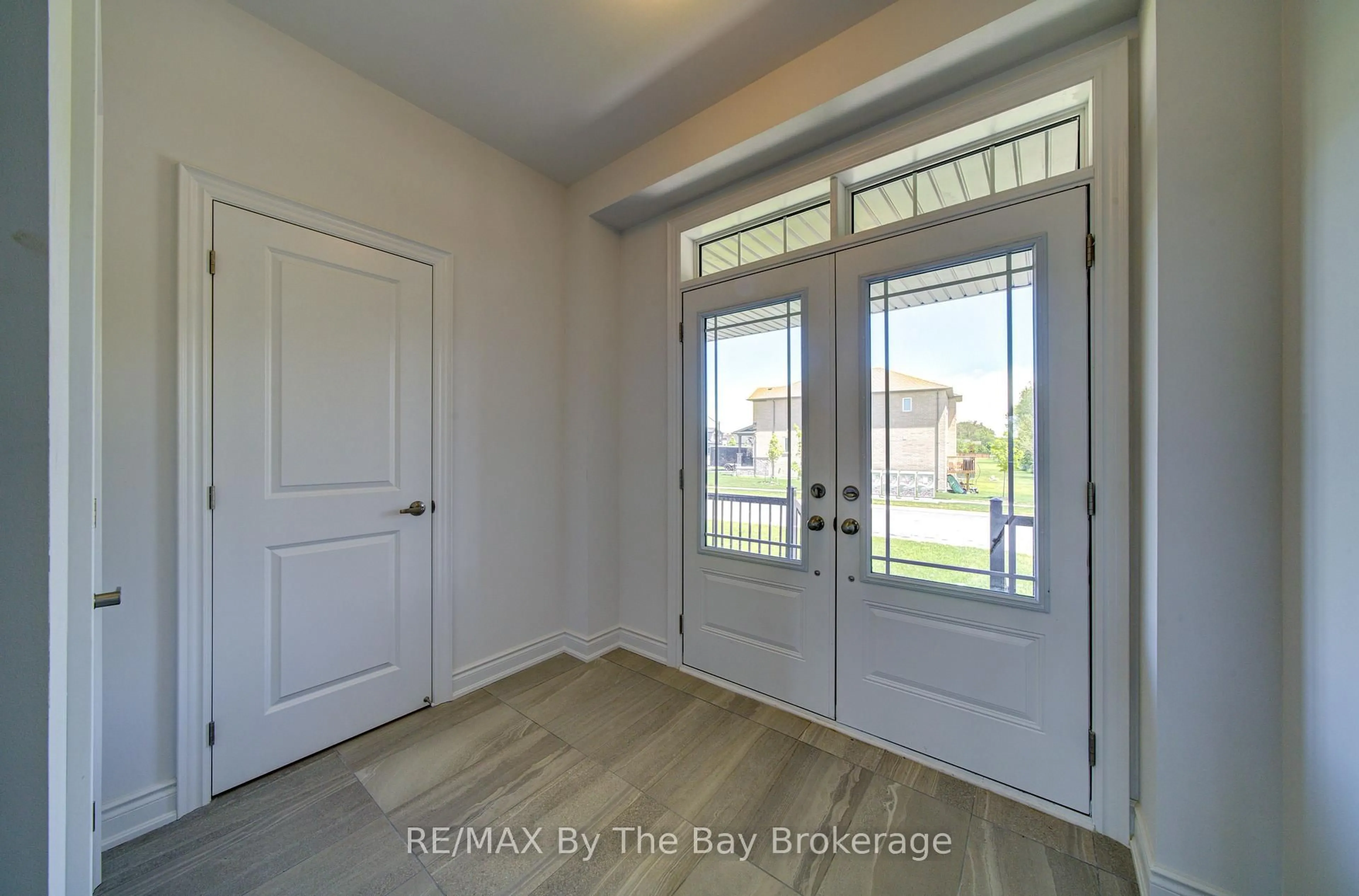 Indoor entryway for 1 Amber Dr, Wasaga Beach Ontario L9Z 0R9