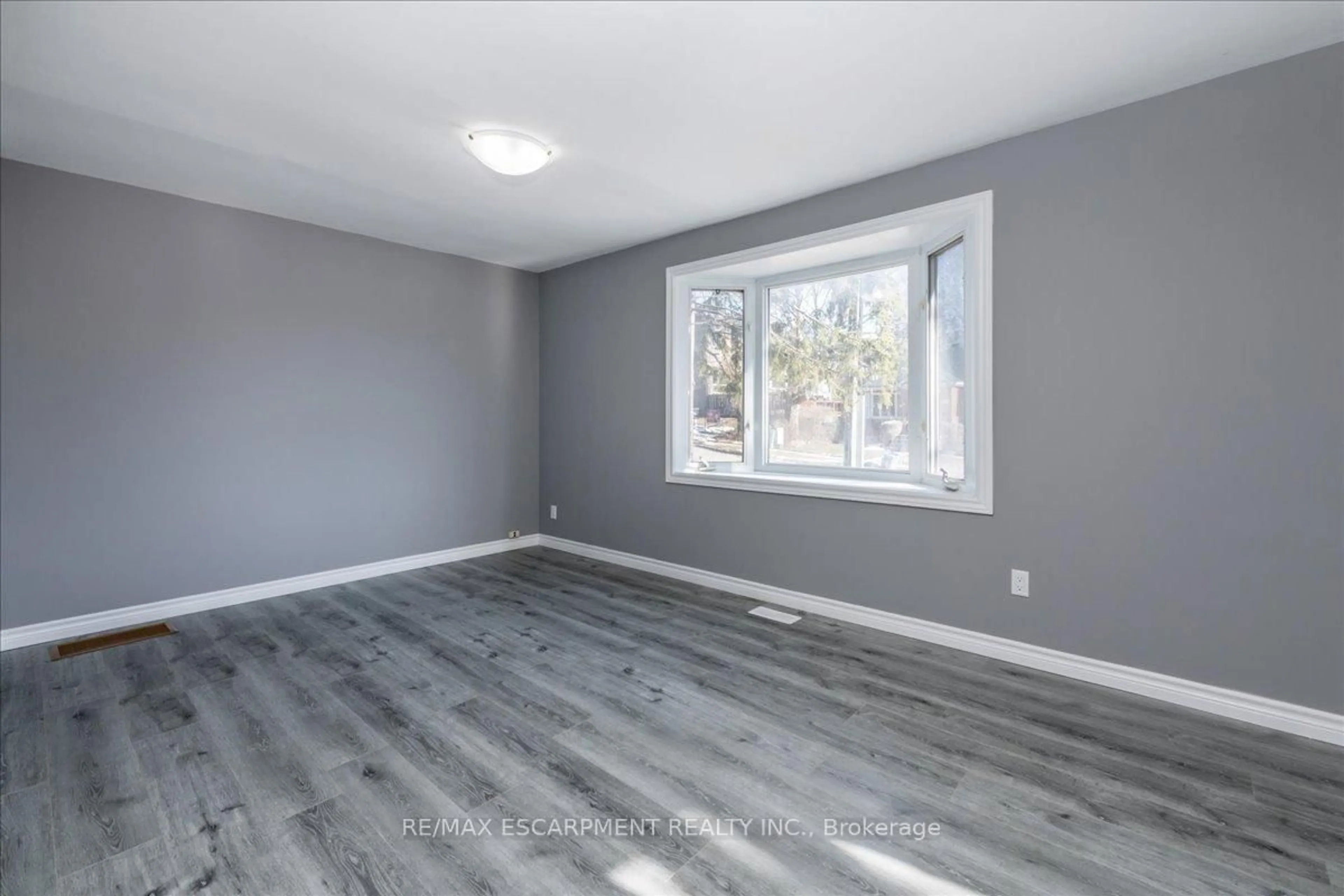 A pic of a room for 210 Owen St ##1, #2, #3, Barrie Ontario L4M 3J2