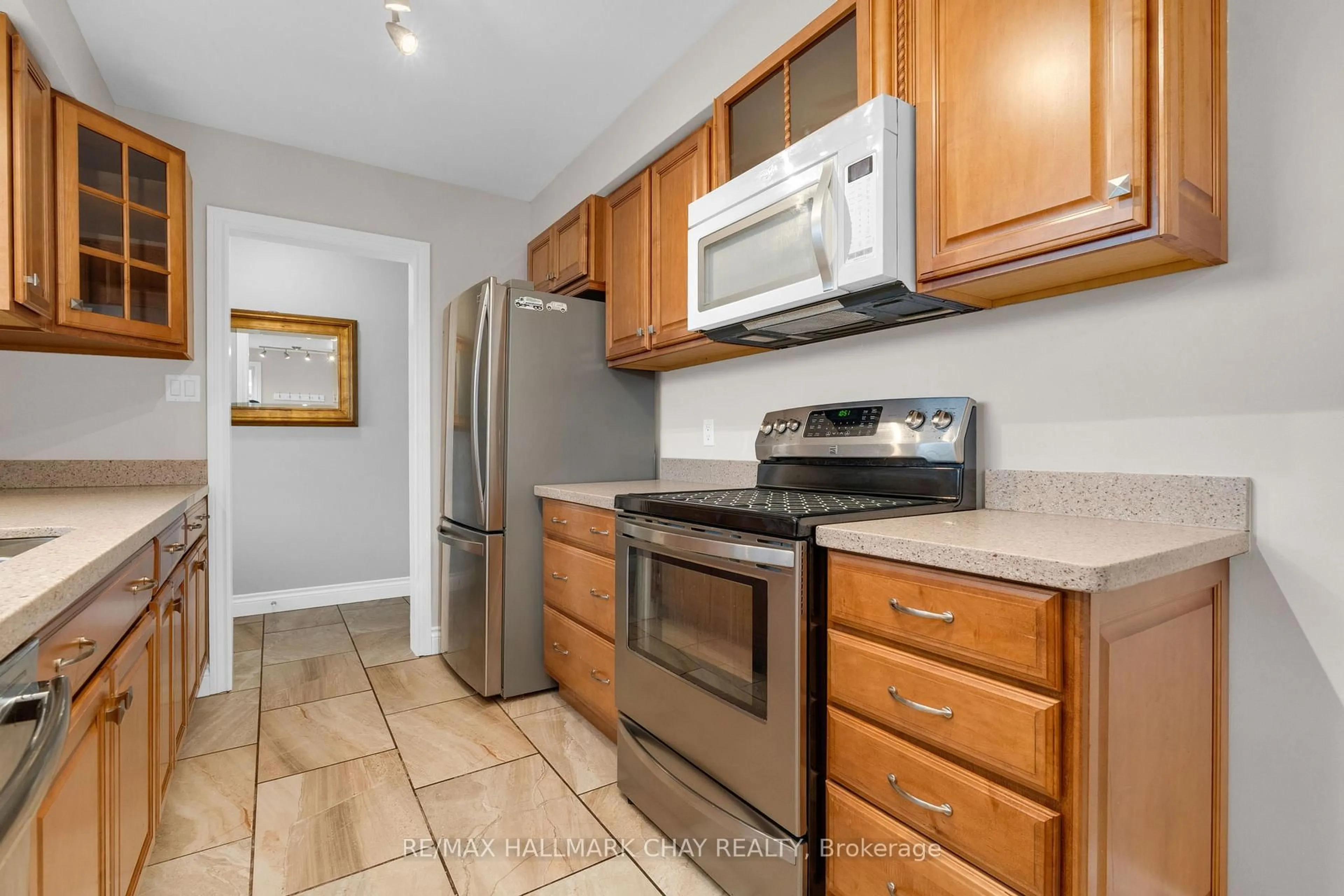 Standard kitchen, unknown for 30 Jodies Lane, Springwater Ontario L0L 1X1