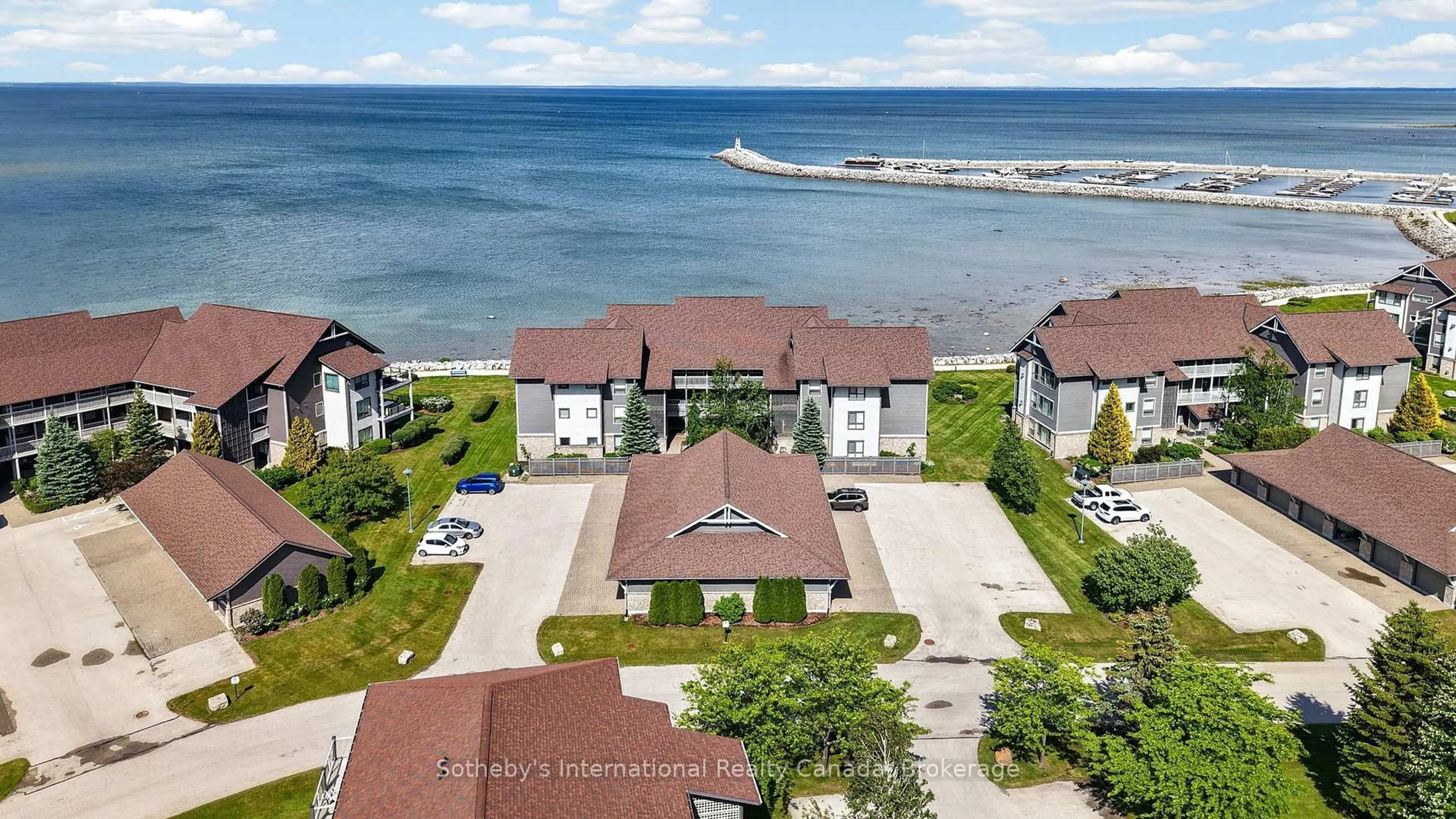 A pic from outside/outdoor area/front of a property/back of a property/a pic from drone, water/lake/river/ocean view for 541 MARINERS Way, Collingwood Ontario L9Y 5C7