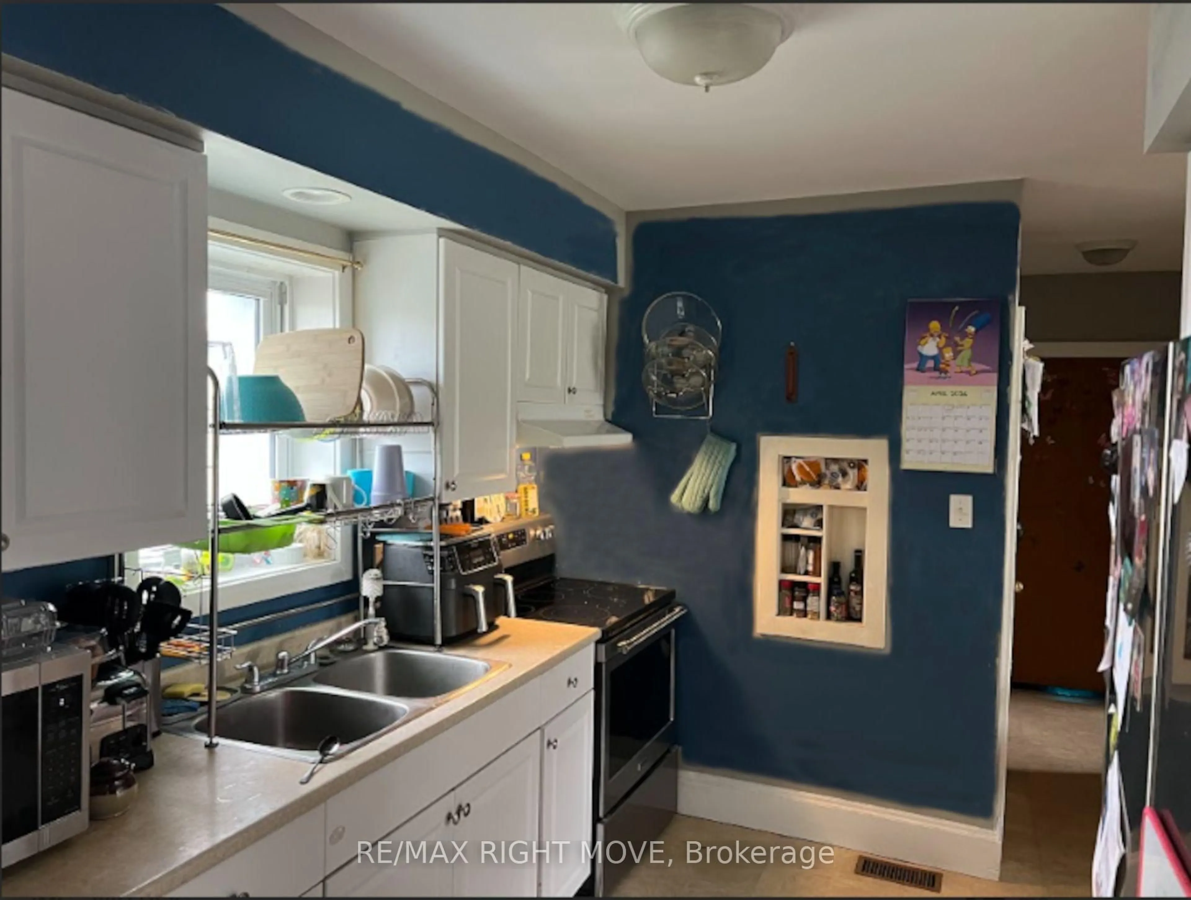 Standard kitchen, unknown for 243 Mckinnell St, Orillia Ontario L3V 2W5