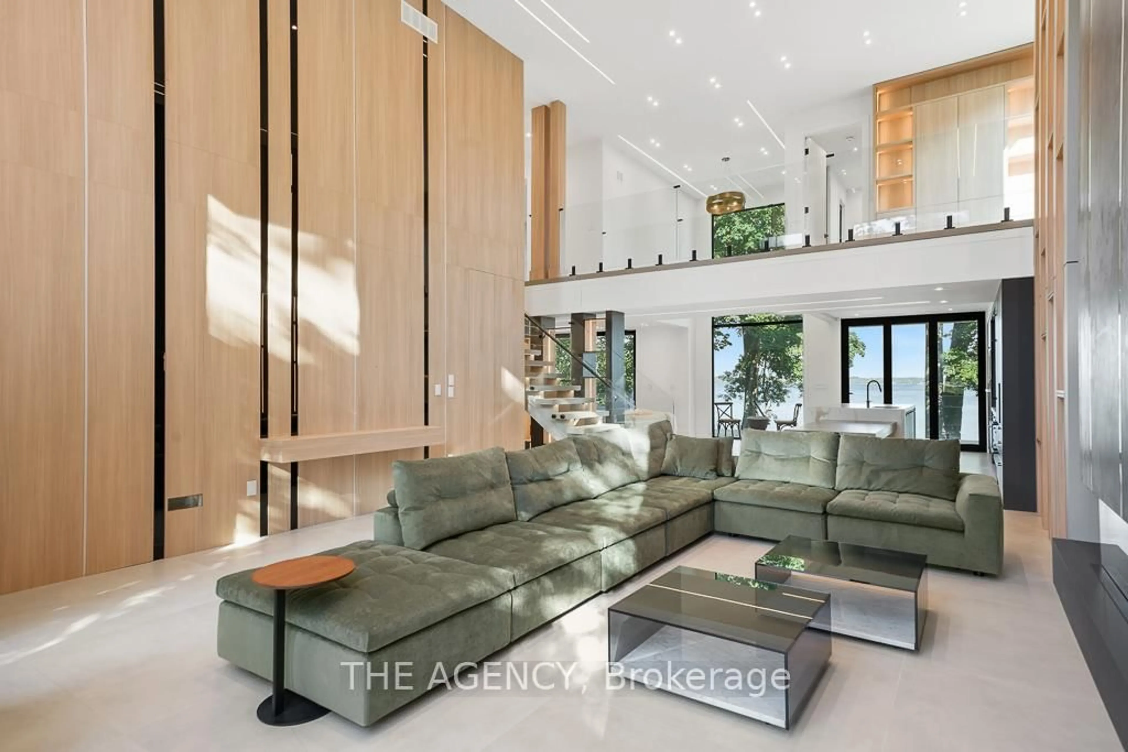 Lobby for 2707 Lakeside Dr, Severn Ontario L0K 1G0