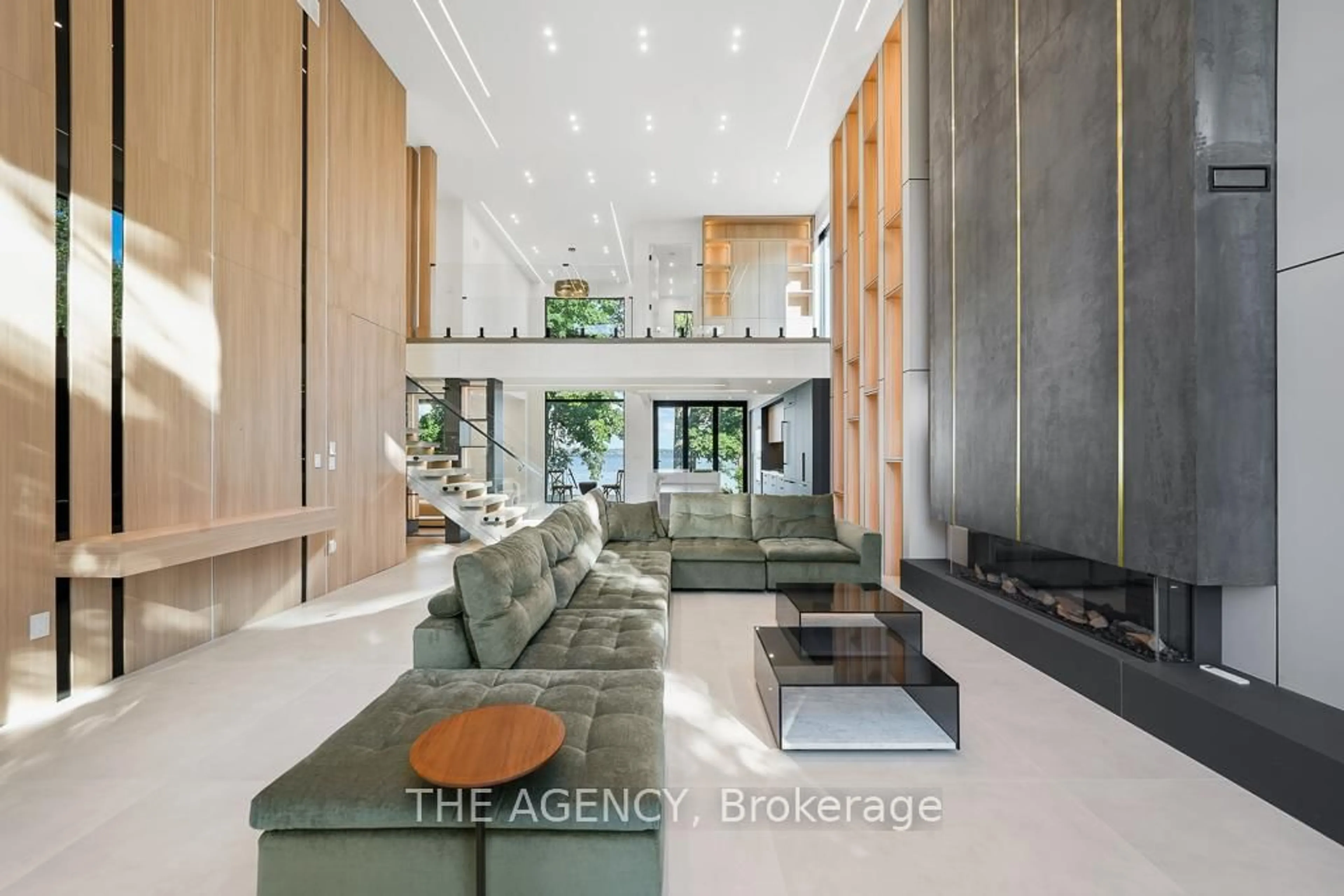 Lobby for 2707 Lakeside Dr, Severn Ontario L0K 1G0