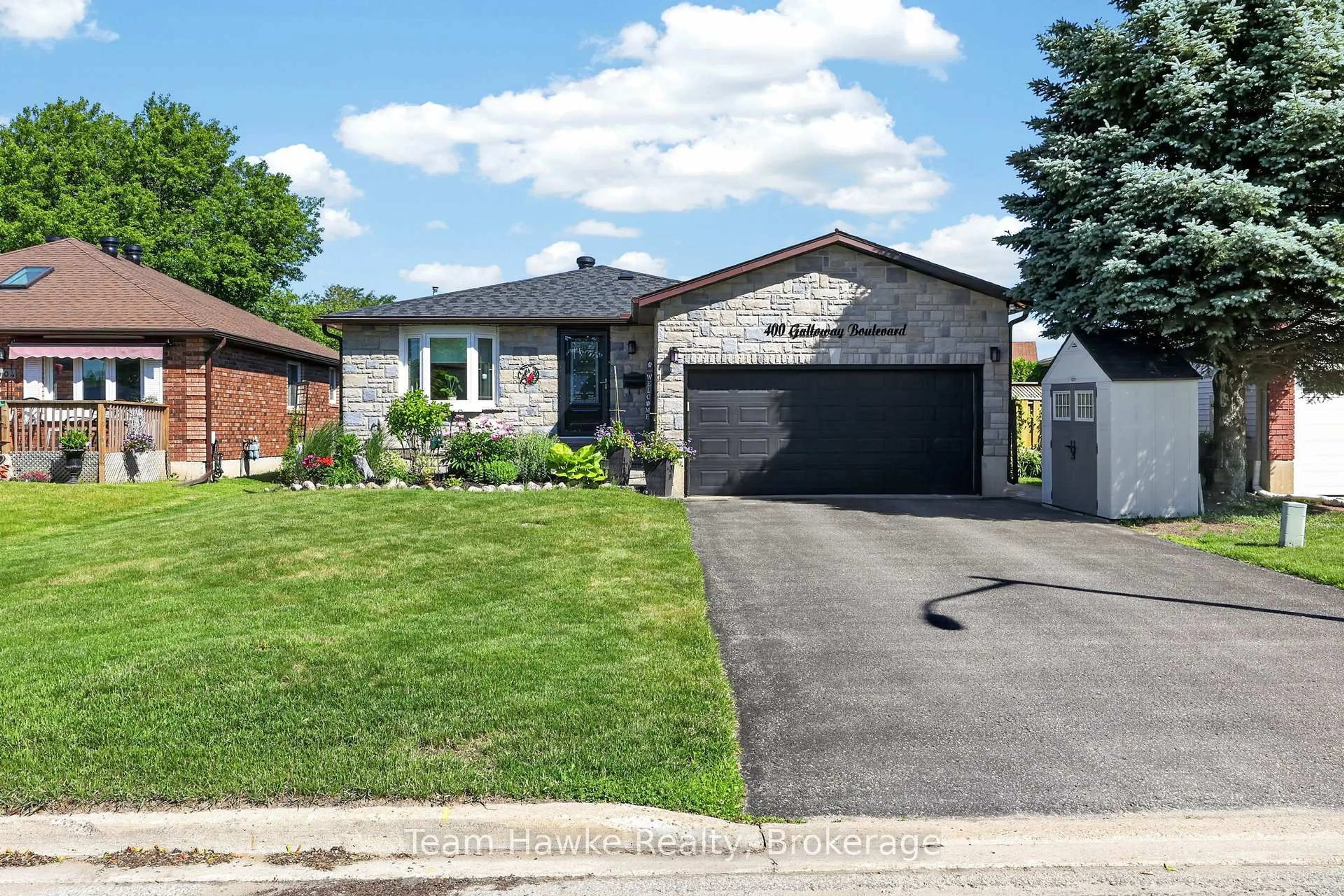 Home with brick exterior material, street for 400 Galloway Blvd, Midland Ontario L4R 5C2