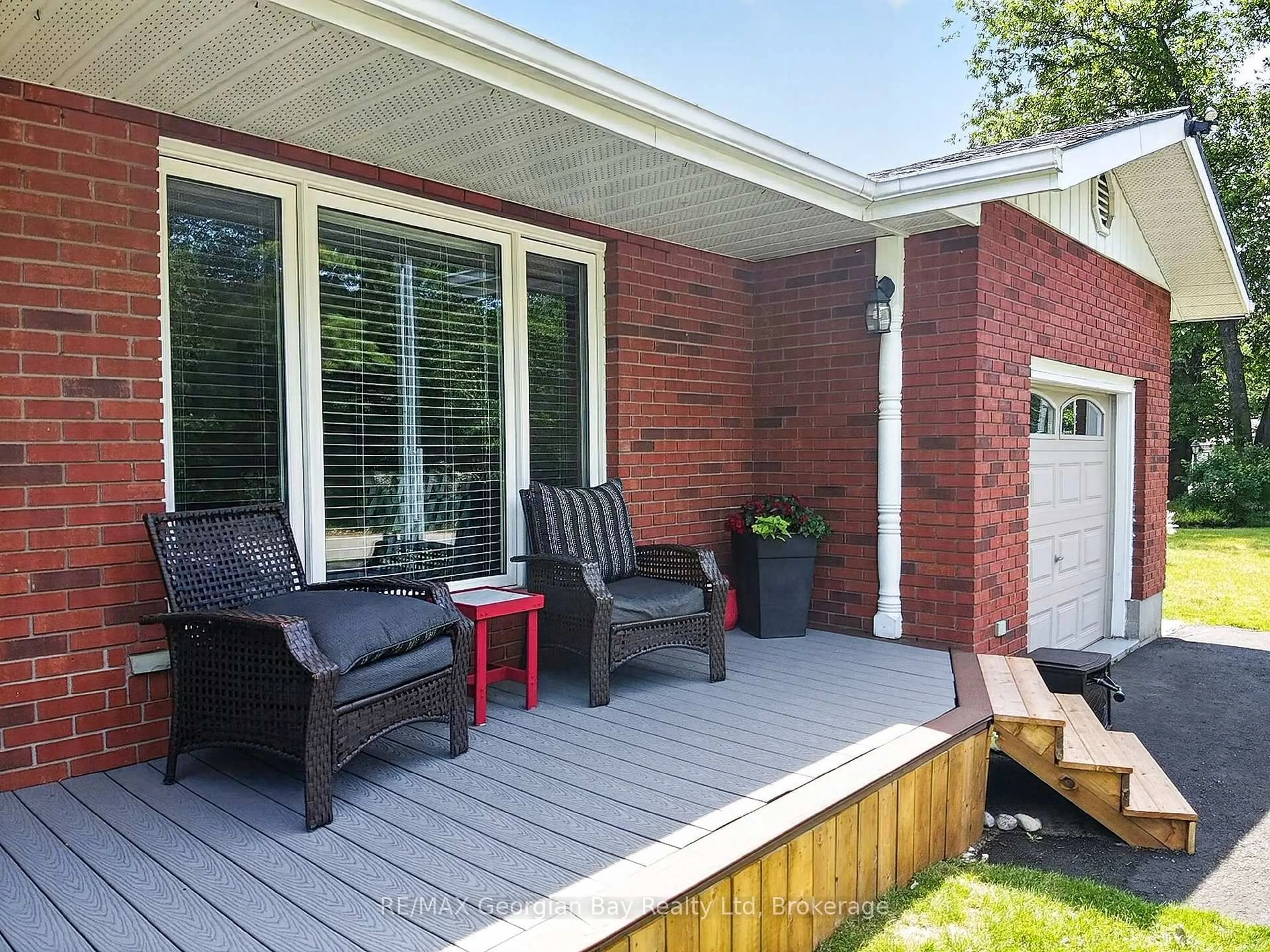 Patio, street for 71 Lorne Ave, Penetanguishene Ontario L9M 1H8