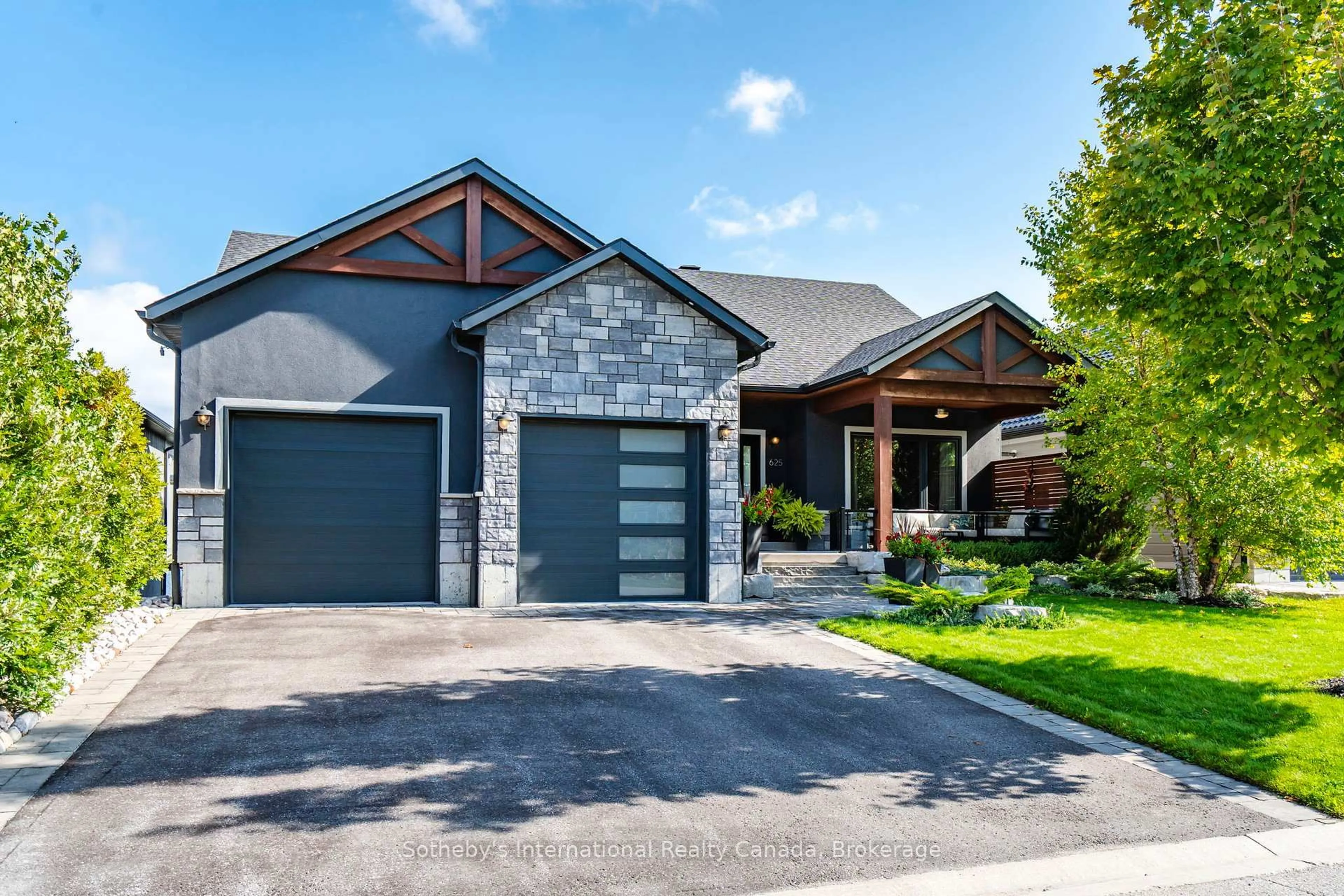 Home with brick exterior material, street for 625 Aberdeen Blvd, Midland Ontario L4R 5L9