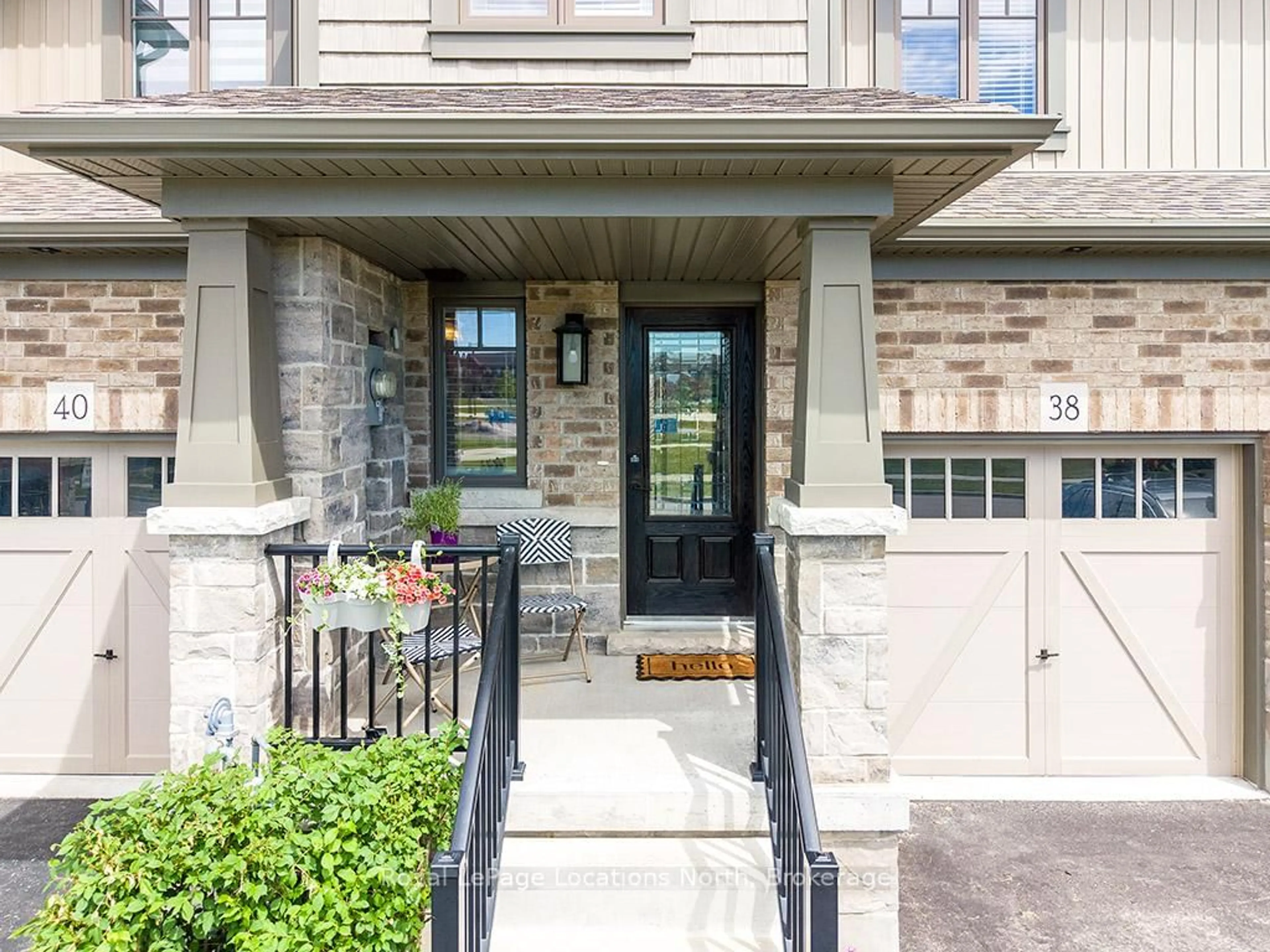Indoor entryway for 38 Plewes Dr, Collingwood Ontario L9Y 3B7