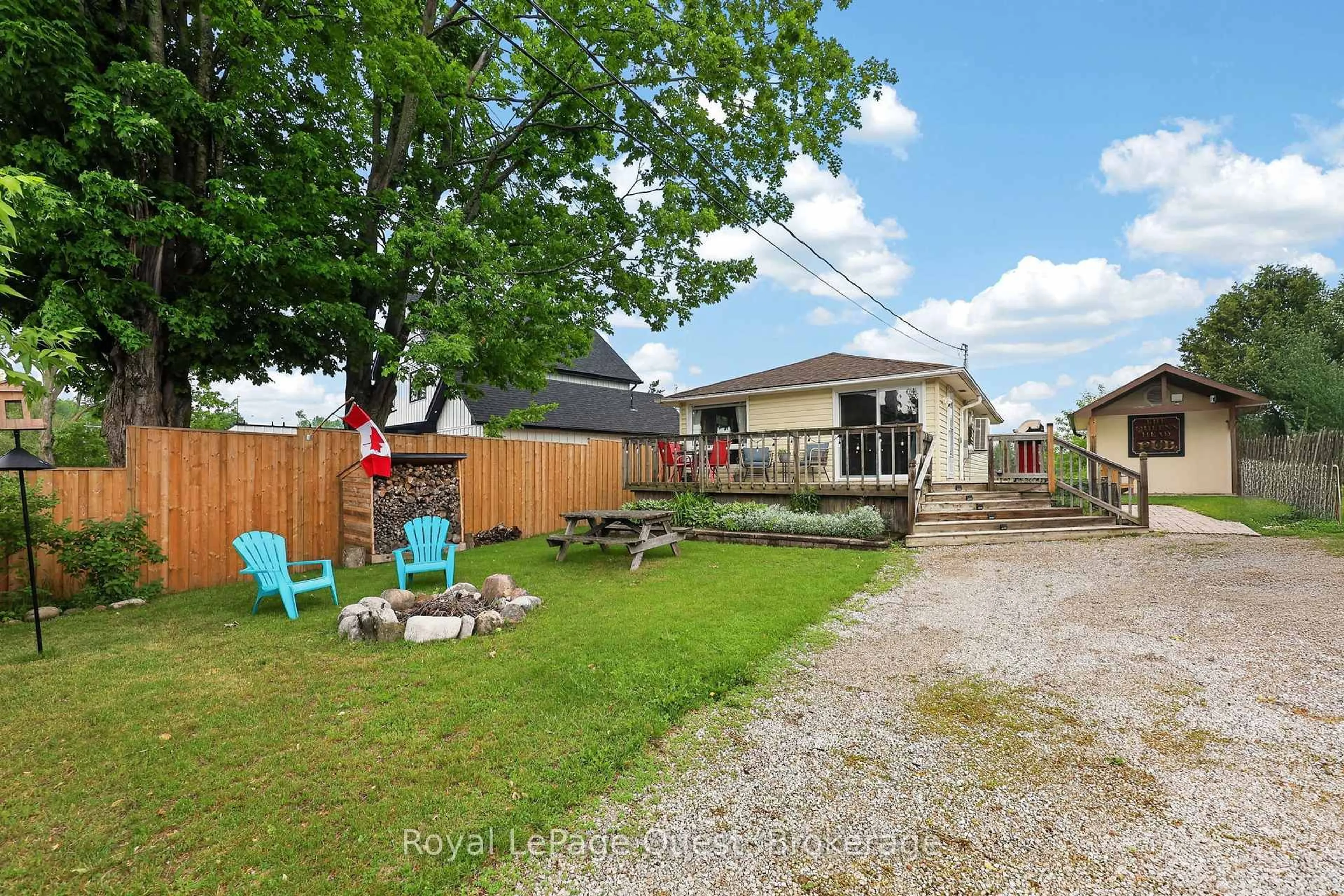 A pic from outside/outdoor area/front of a property/back of a property/a pic from drone, unknown for 18 GOSS Rd, Oro-Medonte Ontario L3V 0R6