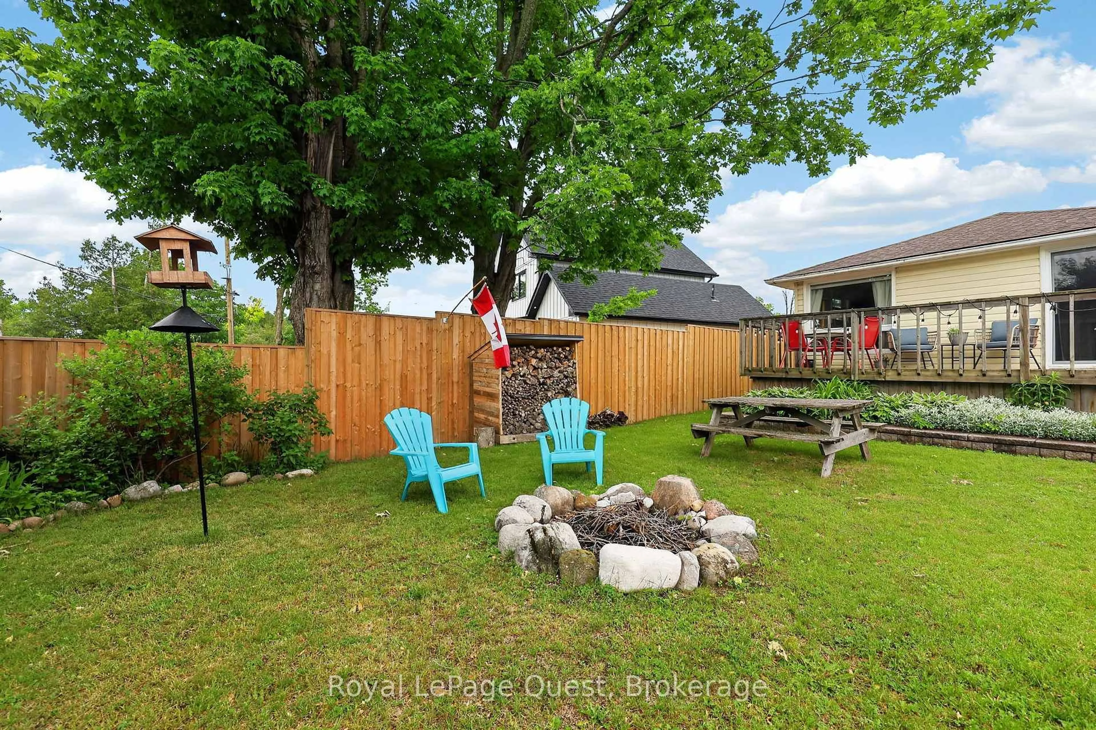 Patio, unknown for 18 GOSS Rd, Oro-Medonte Ontario L3V 0R6