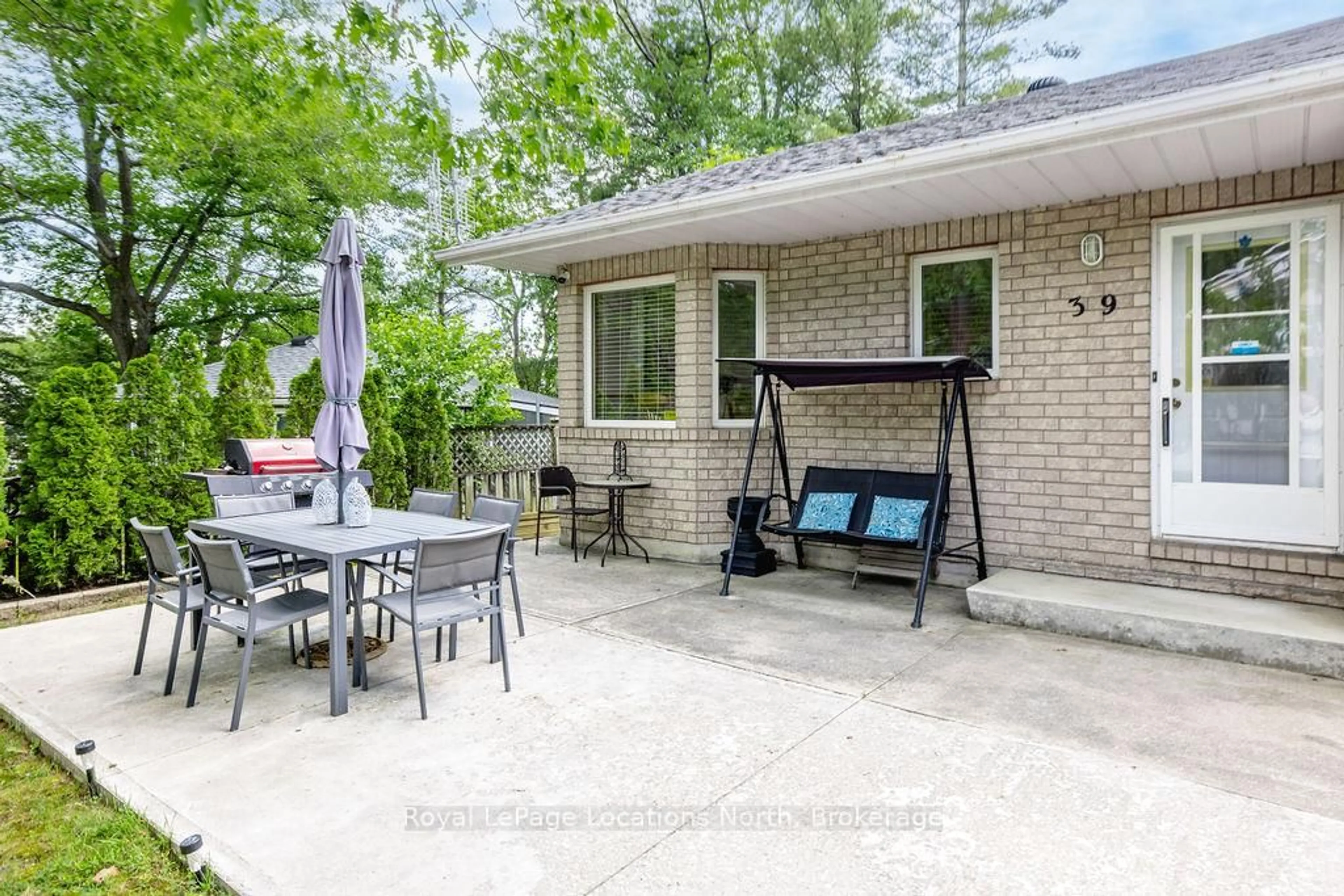 Patio, unknown for 39 MCCAGUE St, Wasaga Beach Ontario L9Z 2E5