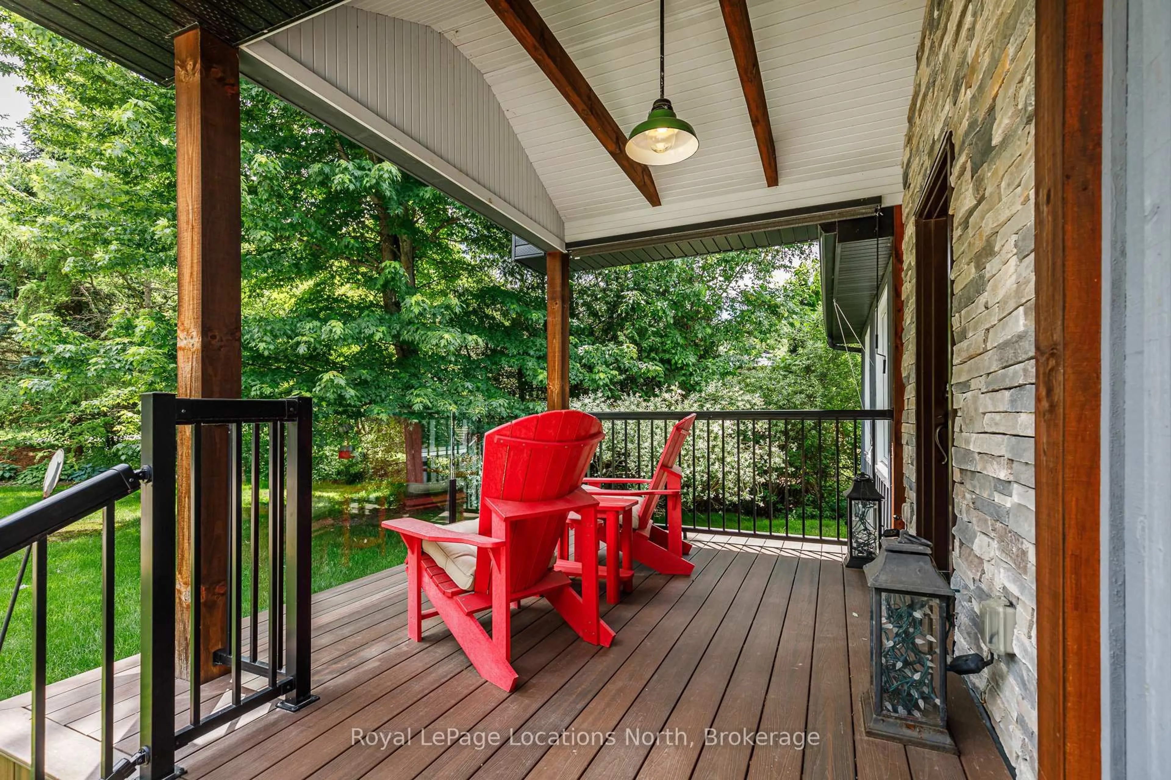 Patio, street for 8366 Poplar Sdrd, Clearview Ontario L9Y 3Y9
