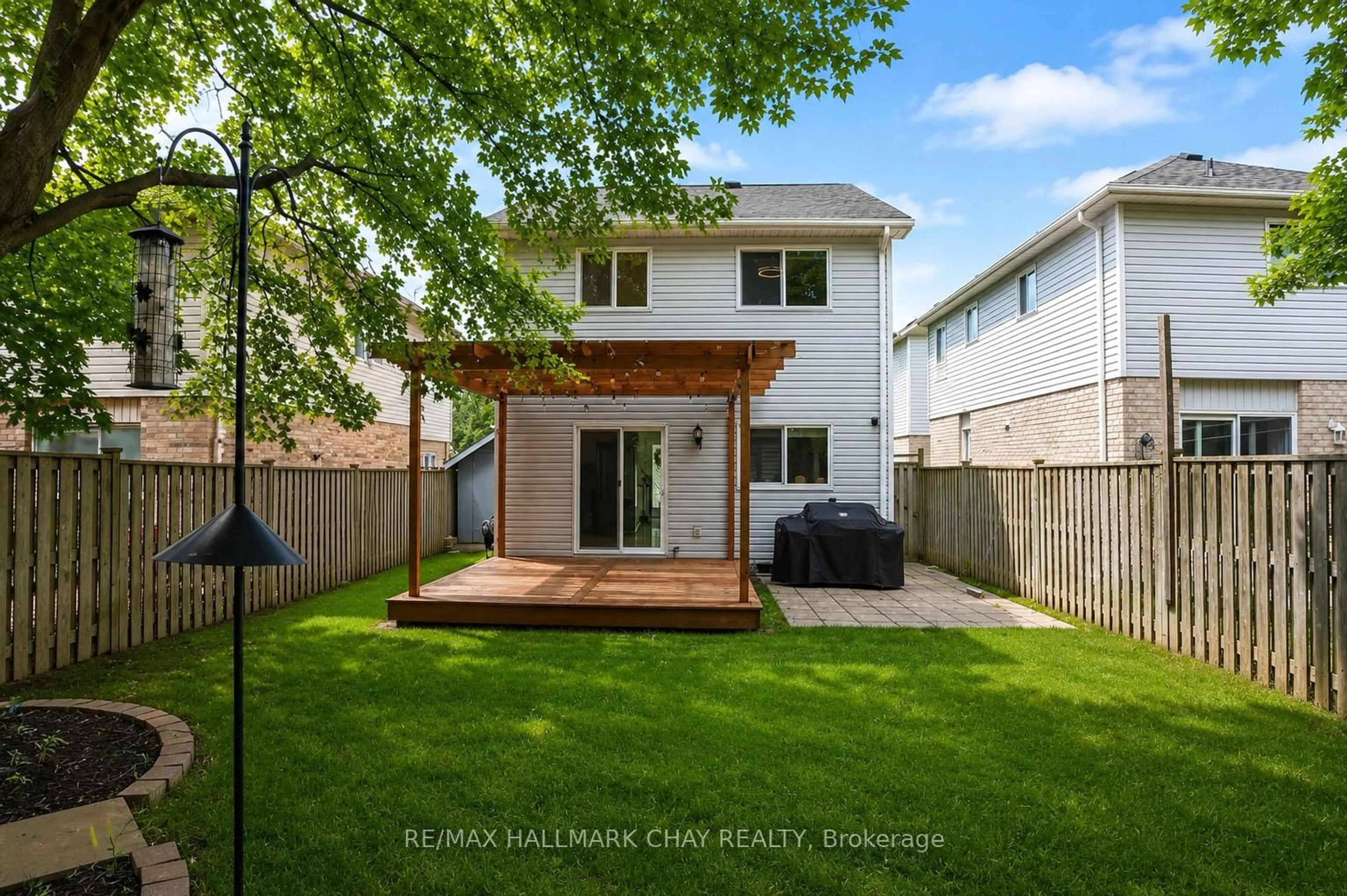 Unknown for 100 Copeman Cres, Barrie Ontario L4N 8B3
