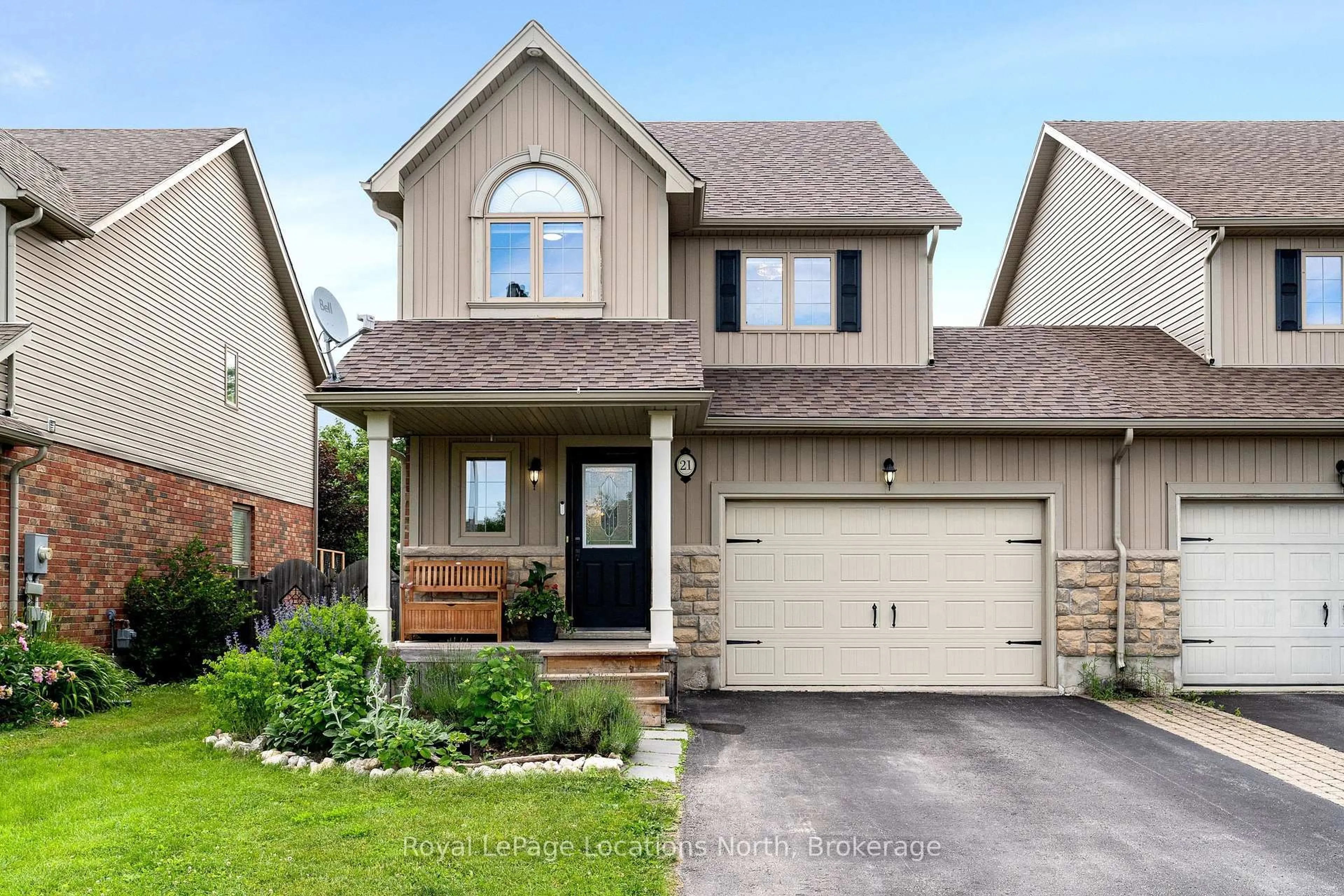 Home with brick exterior material, street for 21 Barr St, Collingwood Ontario L9Y 0E7