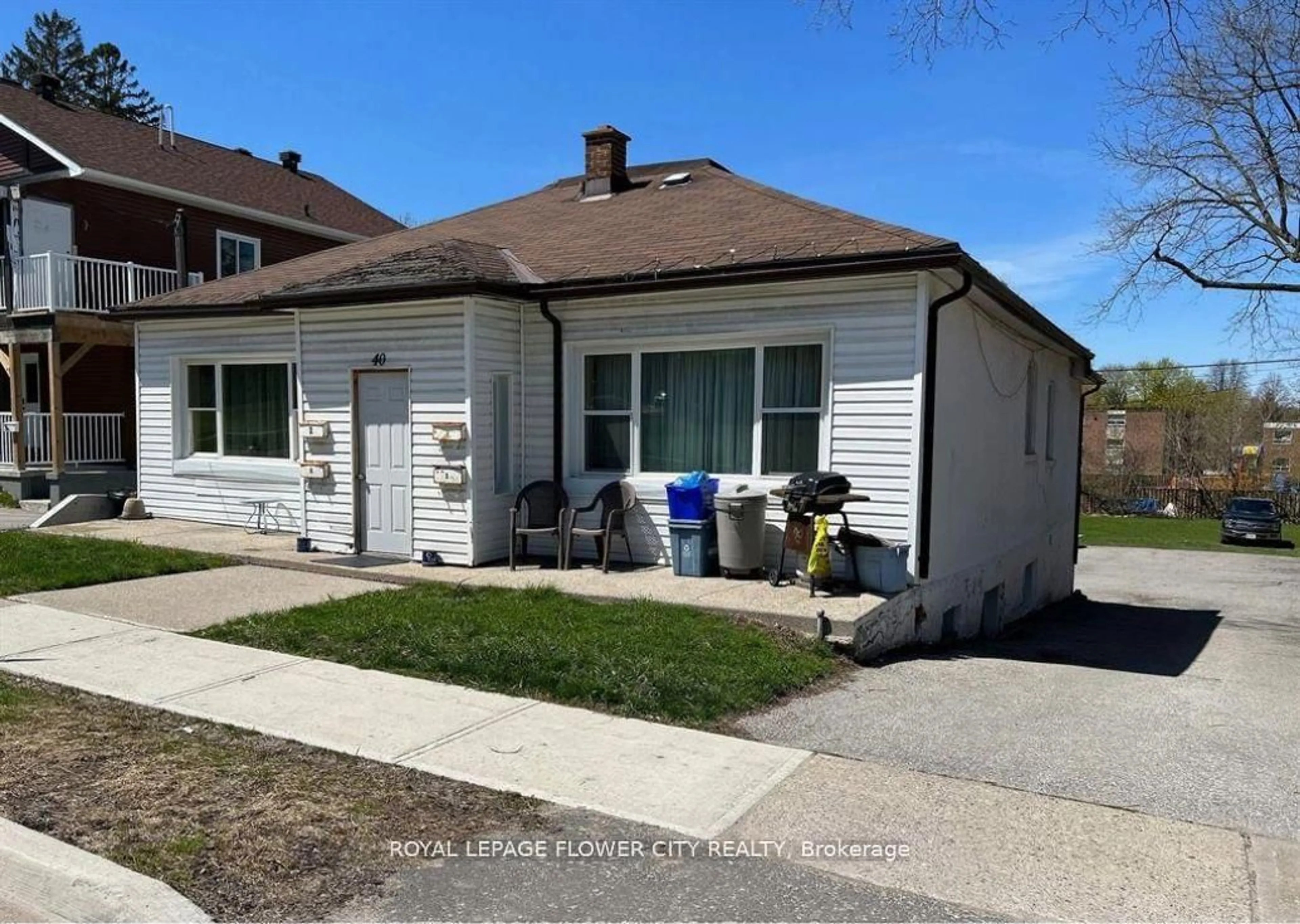 Unknown for 40 penetang St, Barrie Ontario L4M 1V6