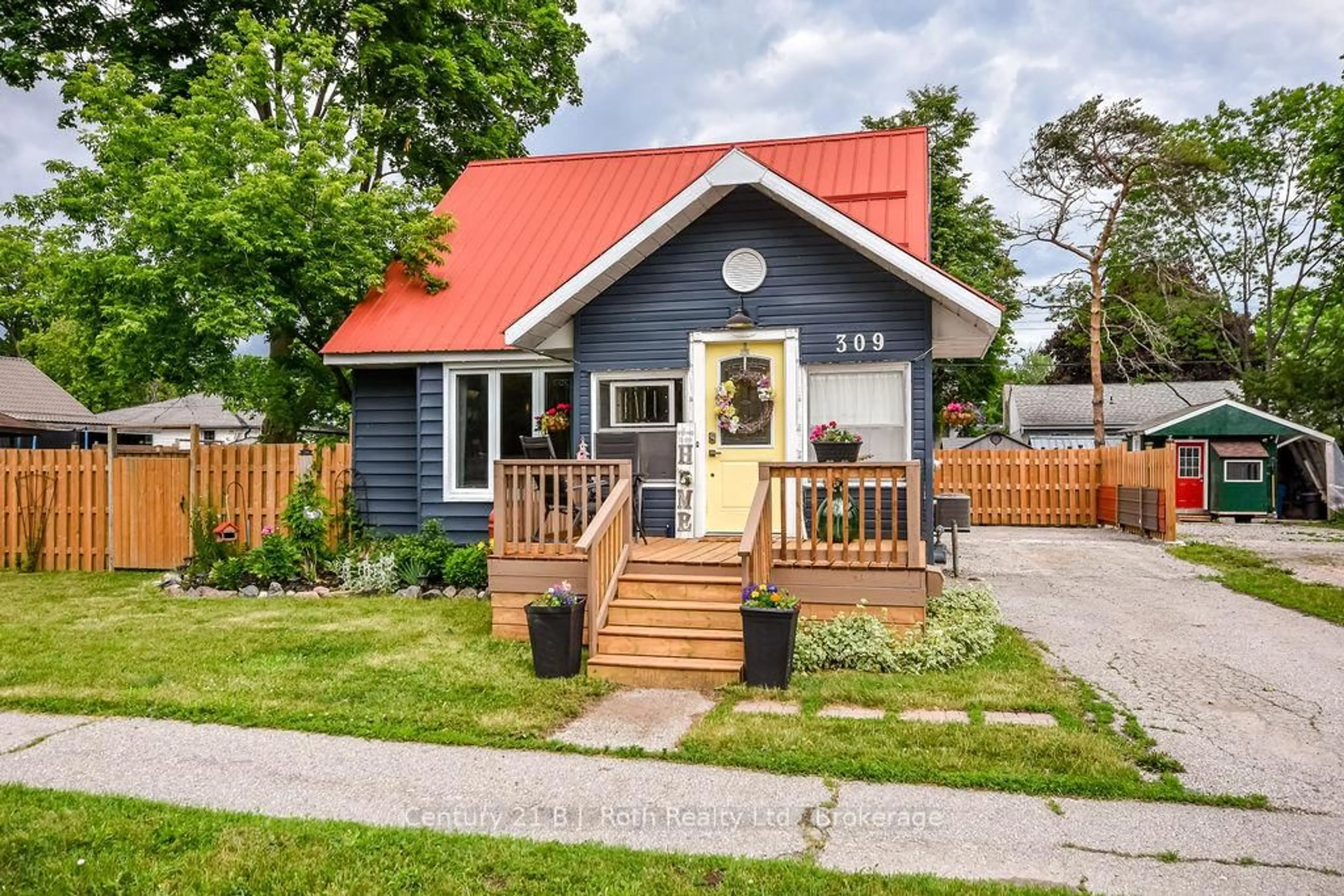 Home with brick exterior material, street for 309 Hilda St, Orillia Ontario L3V 1J4