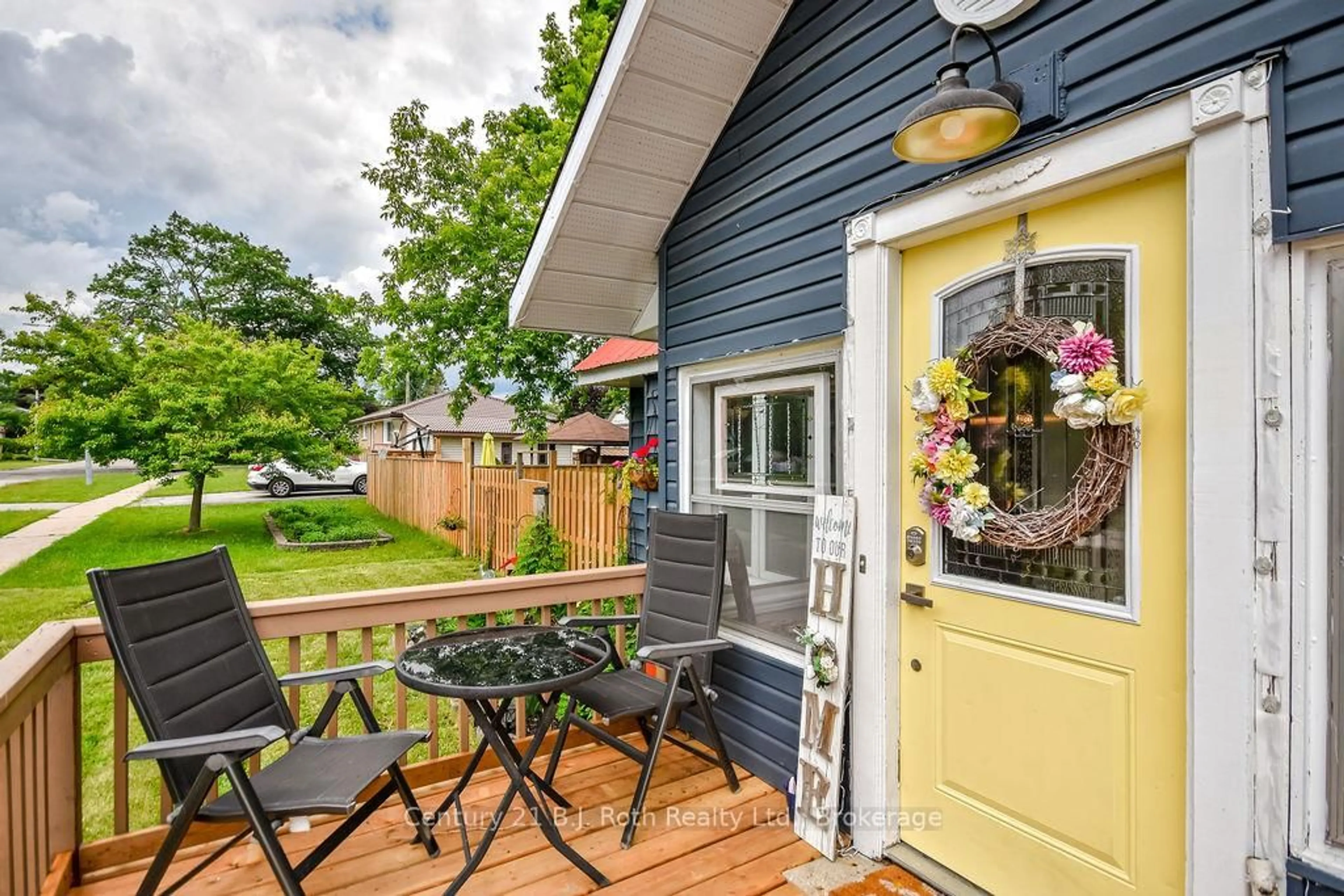 Patio, street for 309 Hilda St, Orillia Ontario L3V 1J4