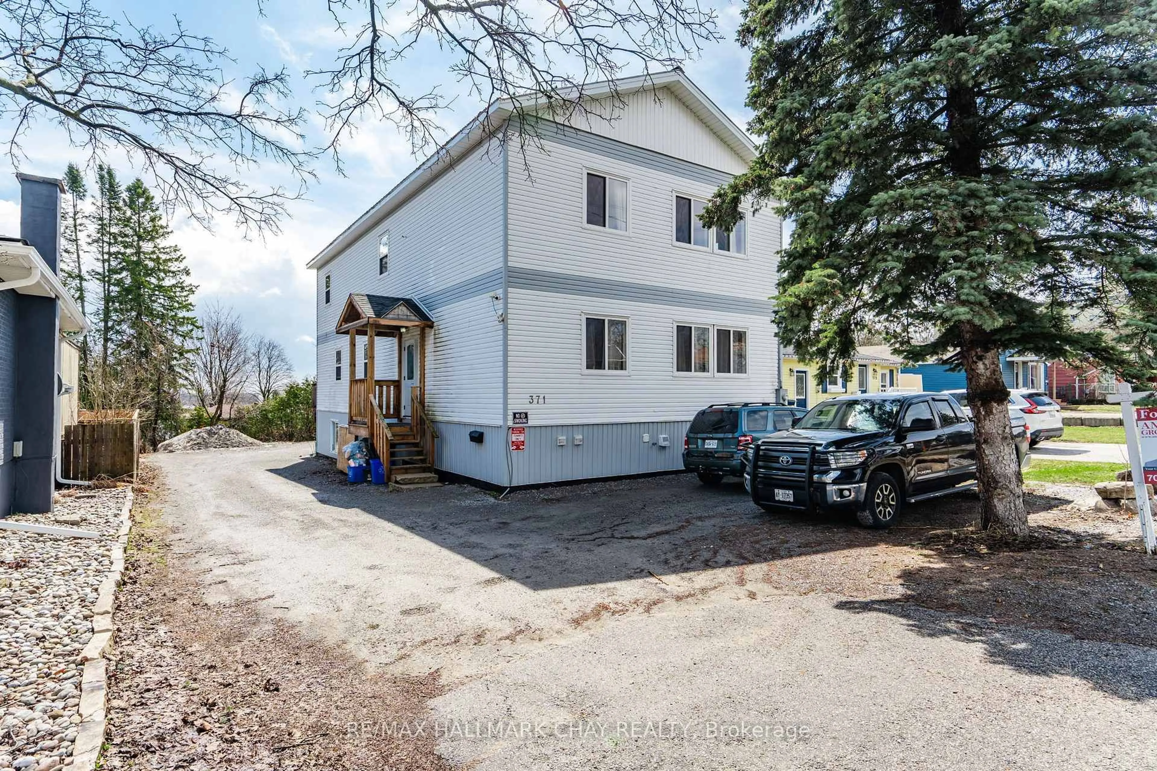 Unknown for 371 Barrie Rd, Orillia Ontario L3V 2S1